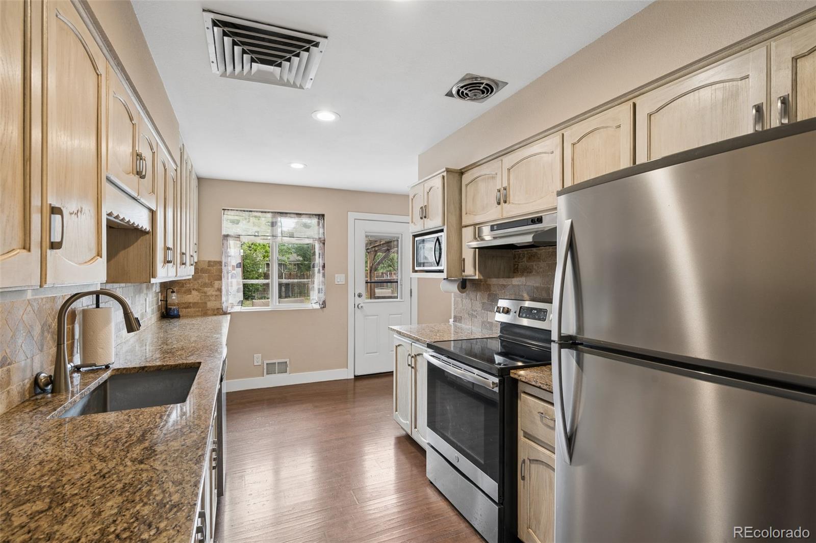 MLS Image #4 for 805 s estes street,denver, Colorado