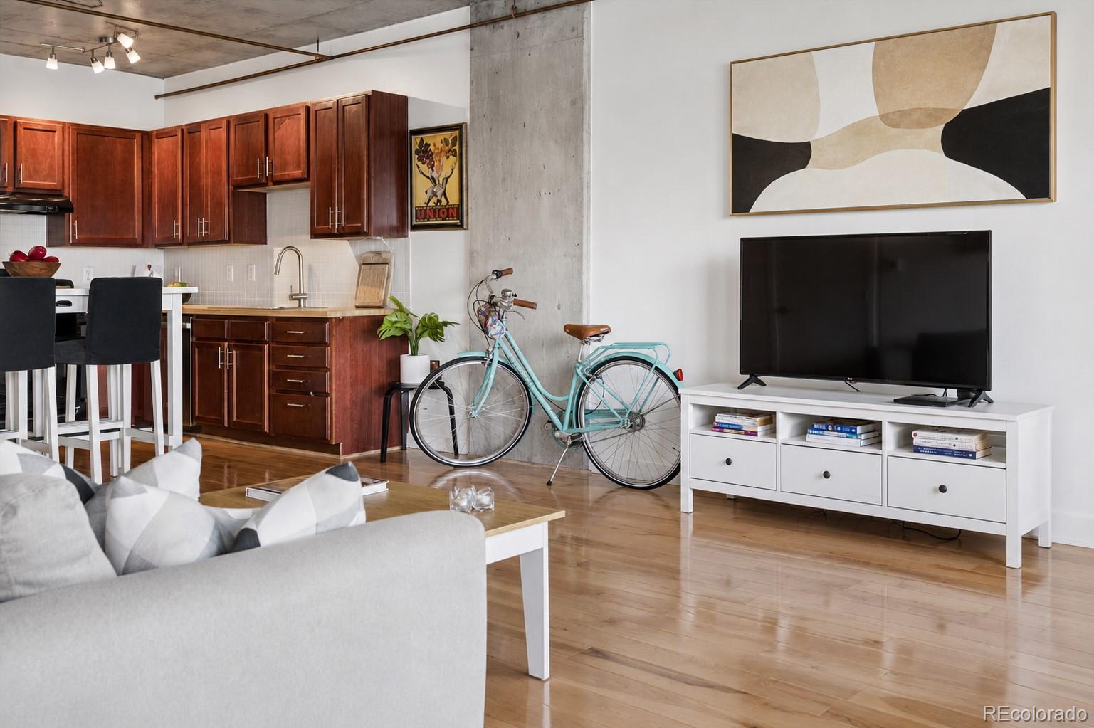 MLS Image #10 for 1475  delgany street 304,denver, Colorado
