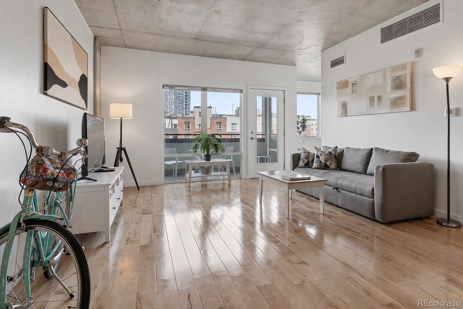 MLS Image #3 for 1475  delgany street 304,denver, Colorado
