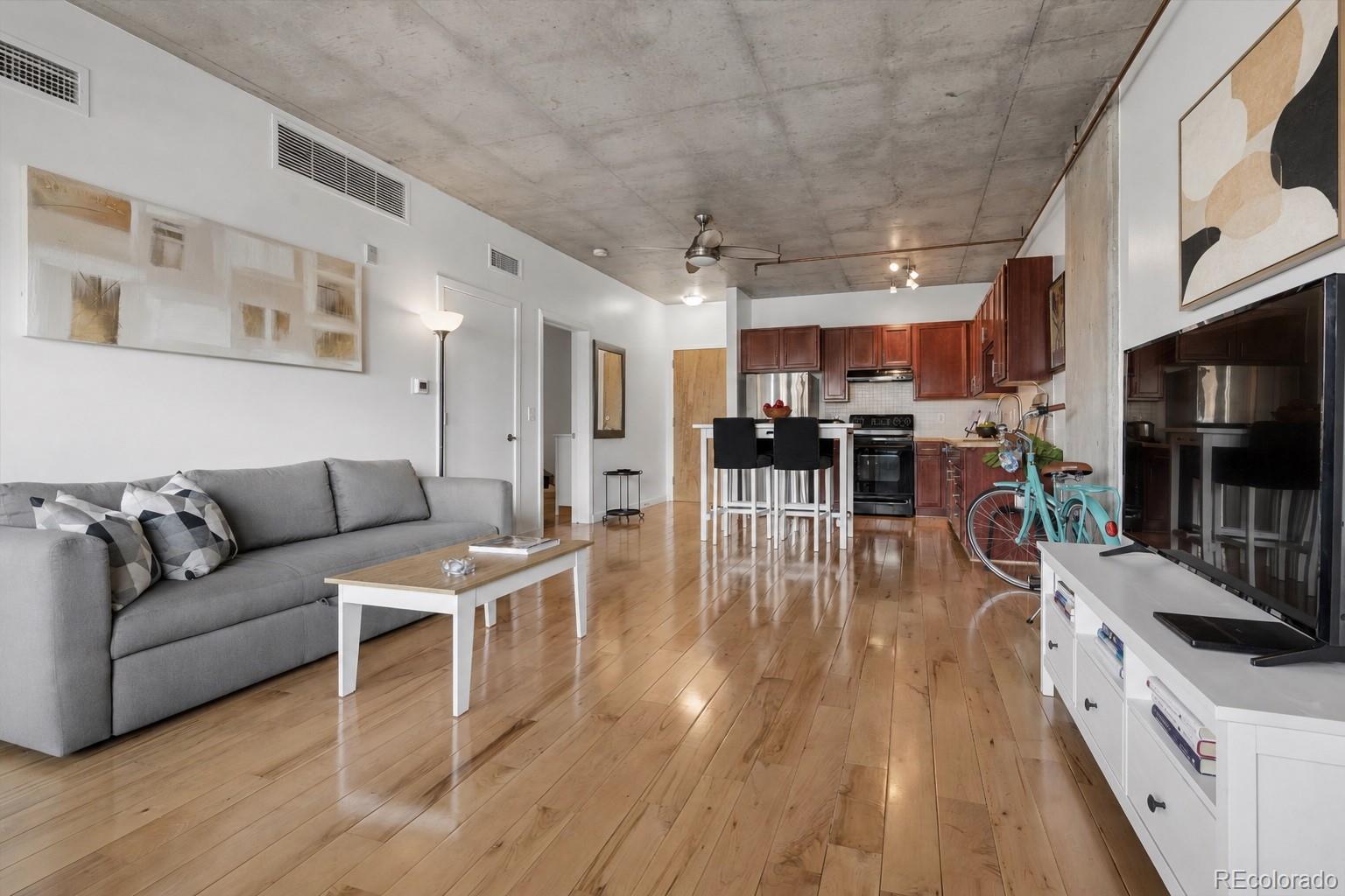 MLS Image #4 for 1475  delgany street 304,denver, Colorado