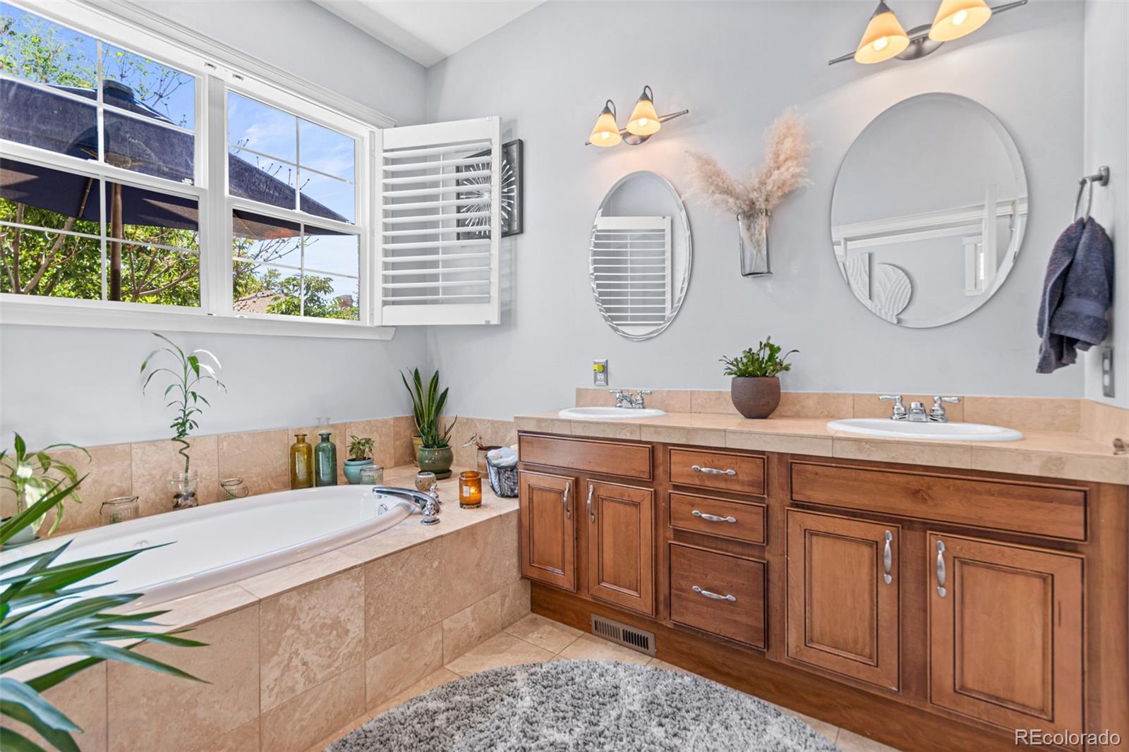 MLS Image #25 for 1489  steele street,denver, Colorado