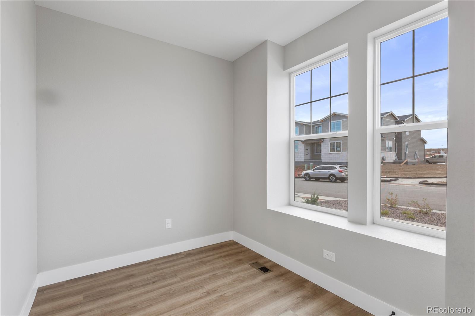 MLS Image #11 for 24190 e 54th place,aurora, Colorado