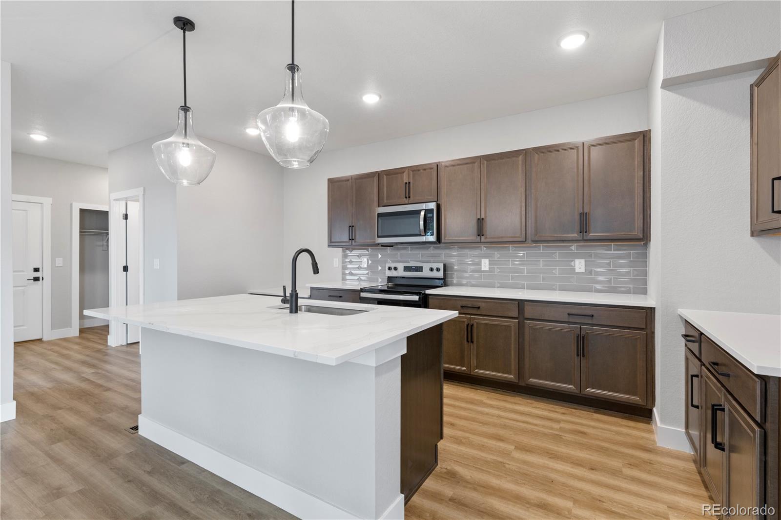 MLS Image #7 for 24190 e 54th place,aurora, Colorado