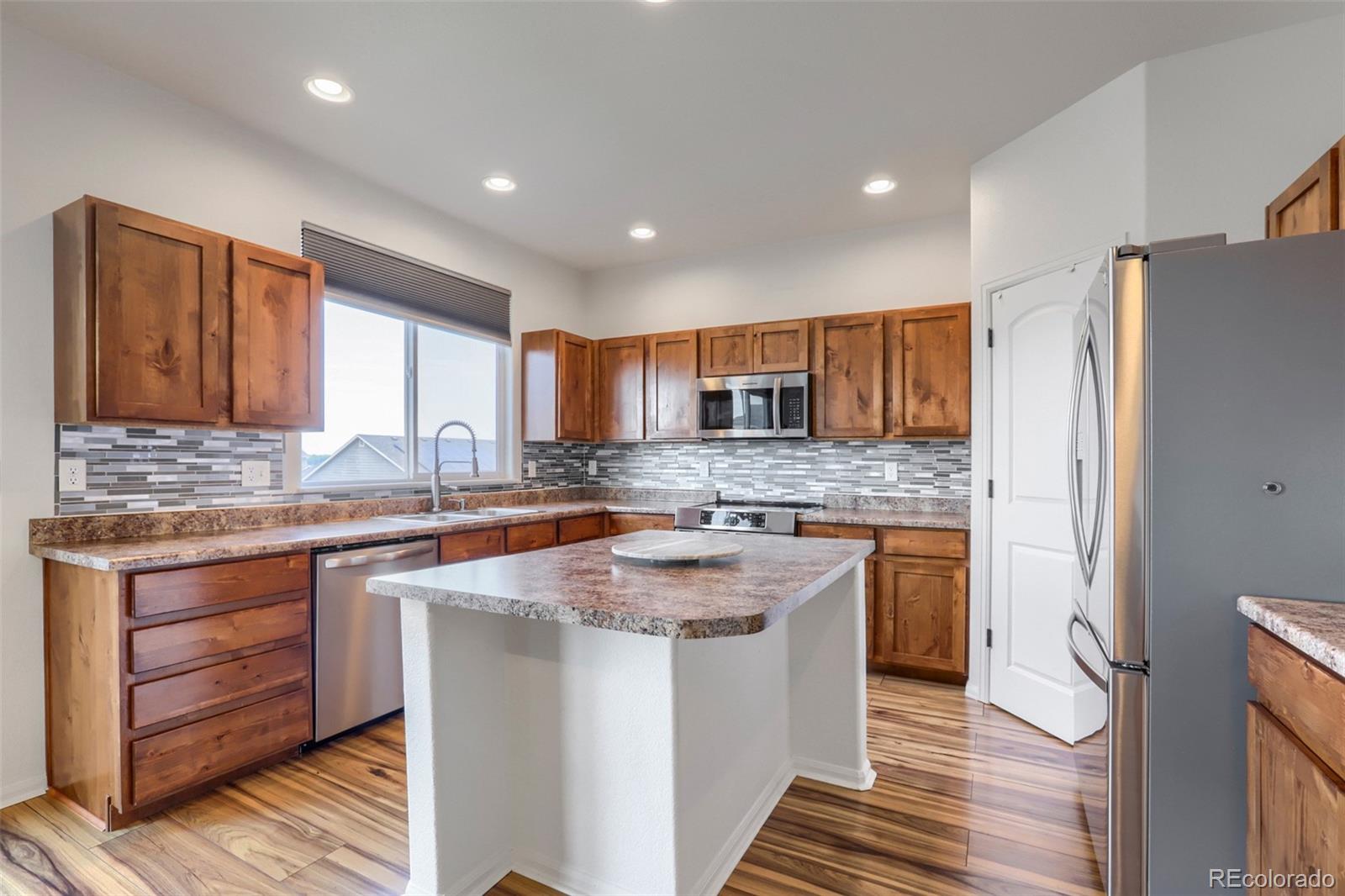 MLS Image #6 for 929 w independent avenue,la salle, Colorado