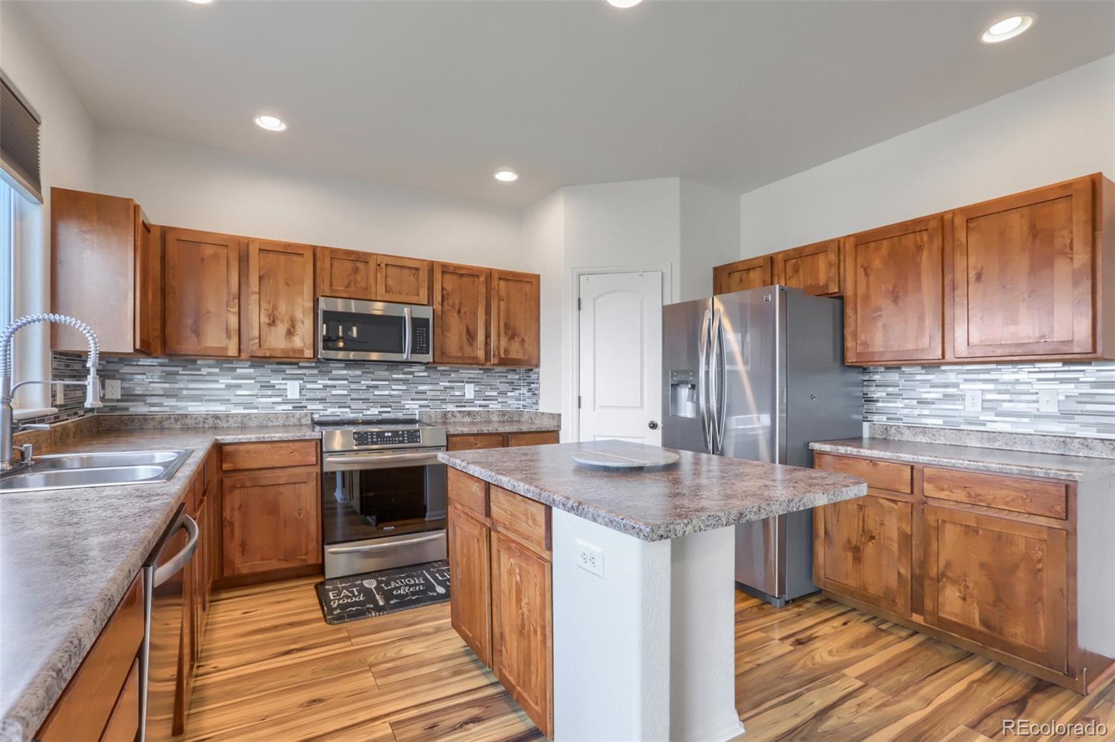 MLS Image #7 for 929 w independent avenue,la salle, Colorado