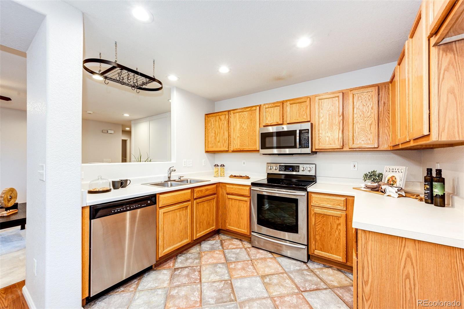 MLS Image #8 for 16475 e phillips place,englewood, Colorado