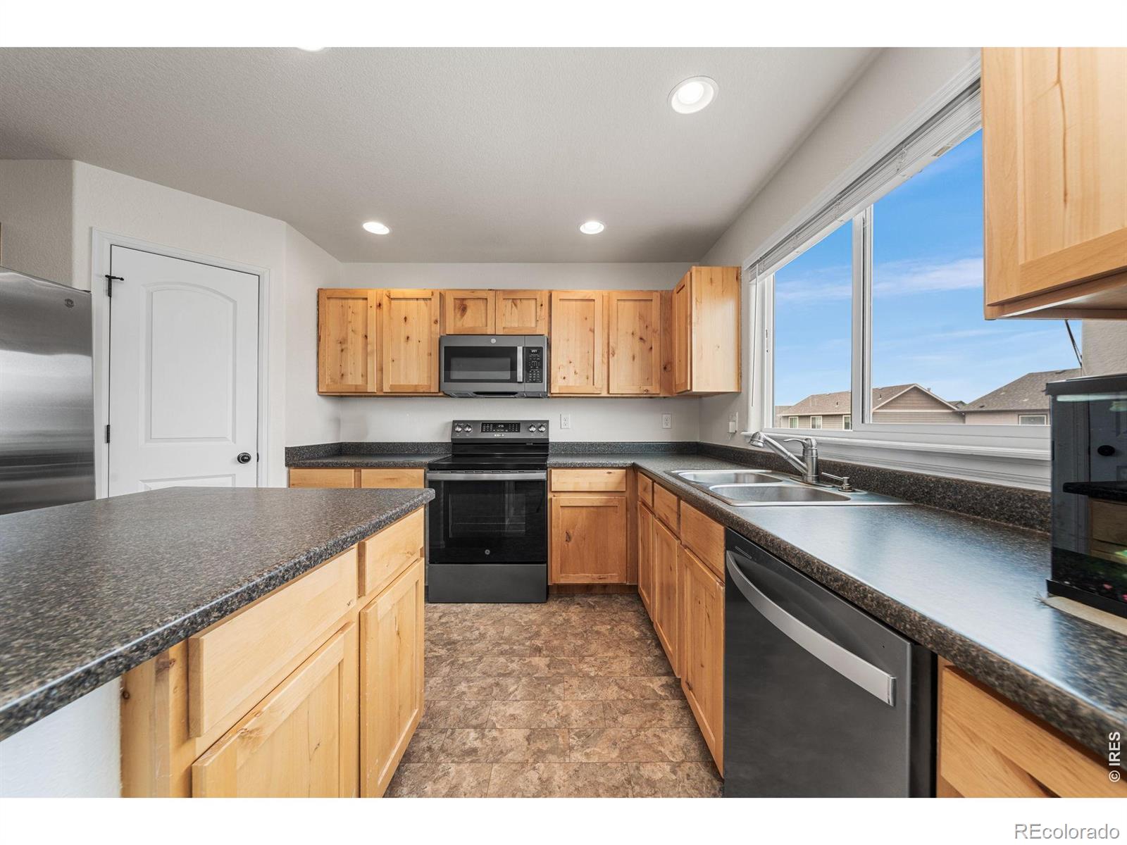MLS Image #8 for 1520  murrlet street,berthoud, Colorado