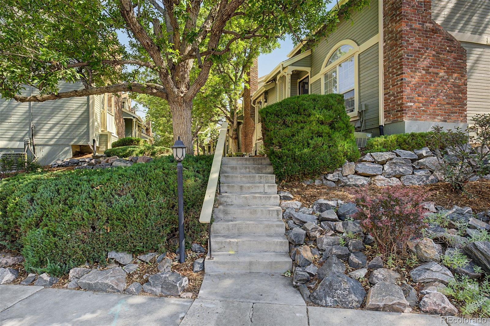 MLS Image #39 for 1981 s hannibal court,aurora, Colorado
