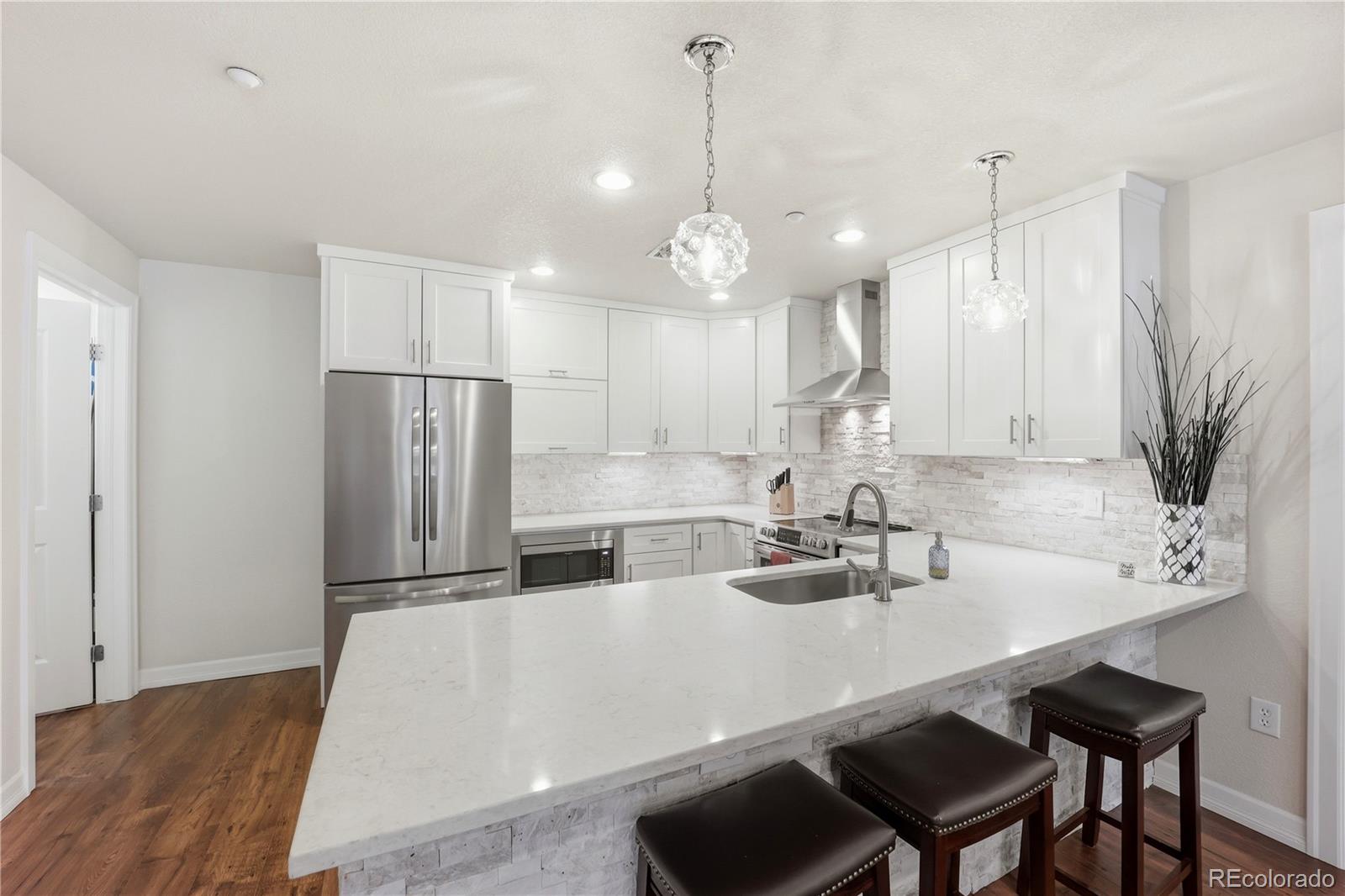 MLS Image #12 for 2200 s university boulevard,denver, Colorado