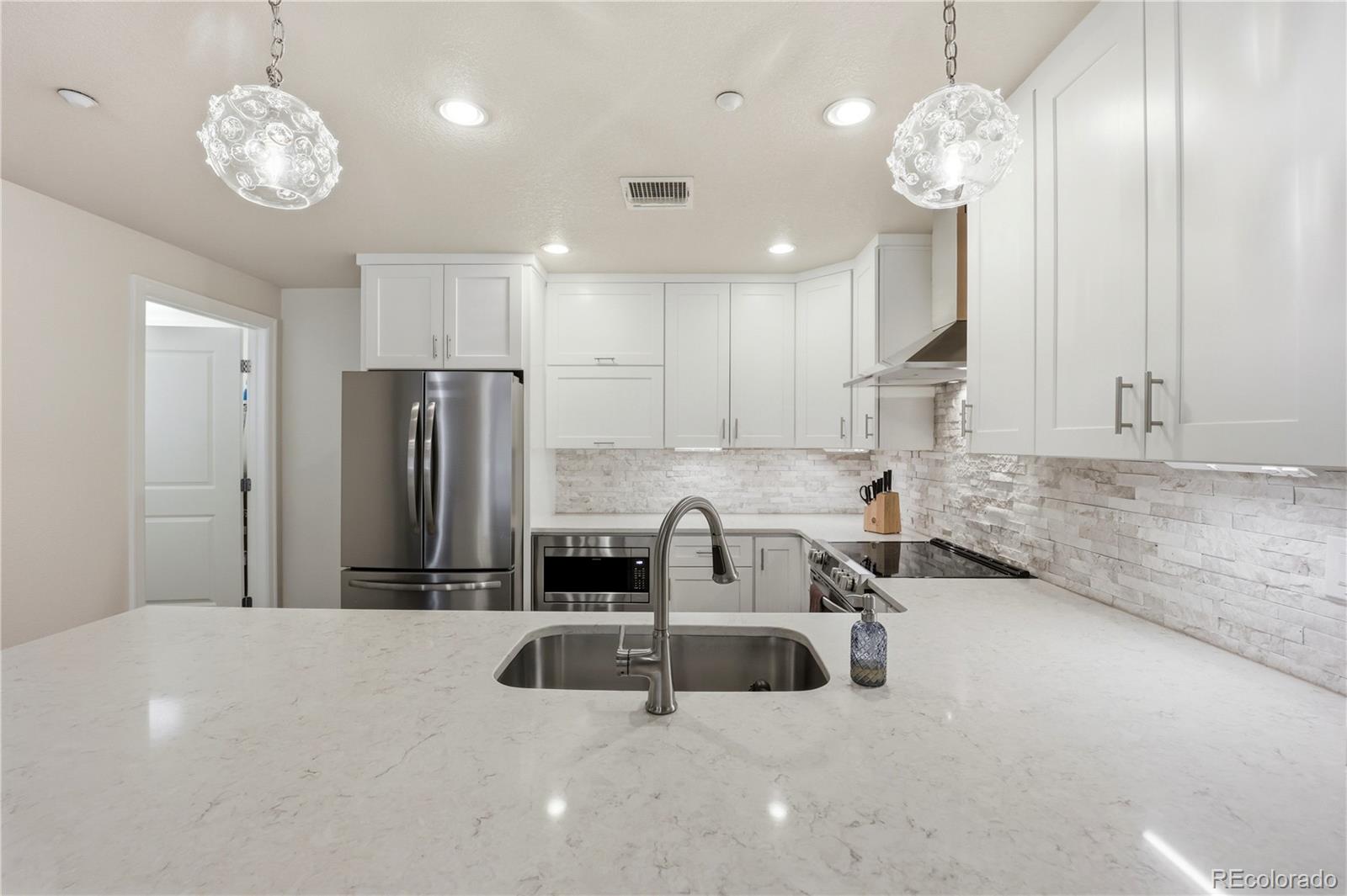 MLS Image #14 for 2200 s university boulevard,denver, Colorado