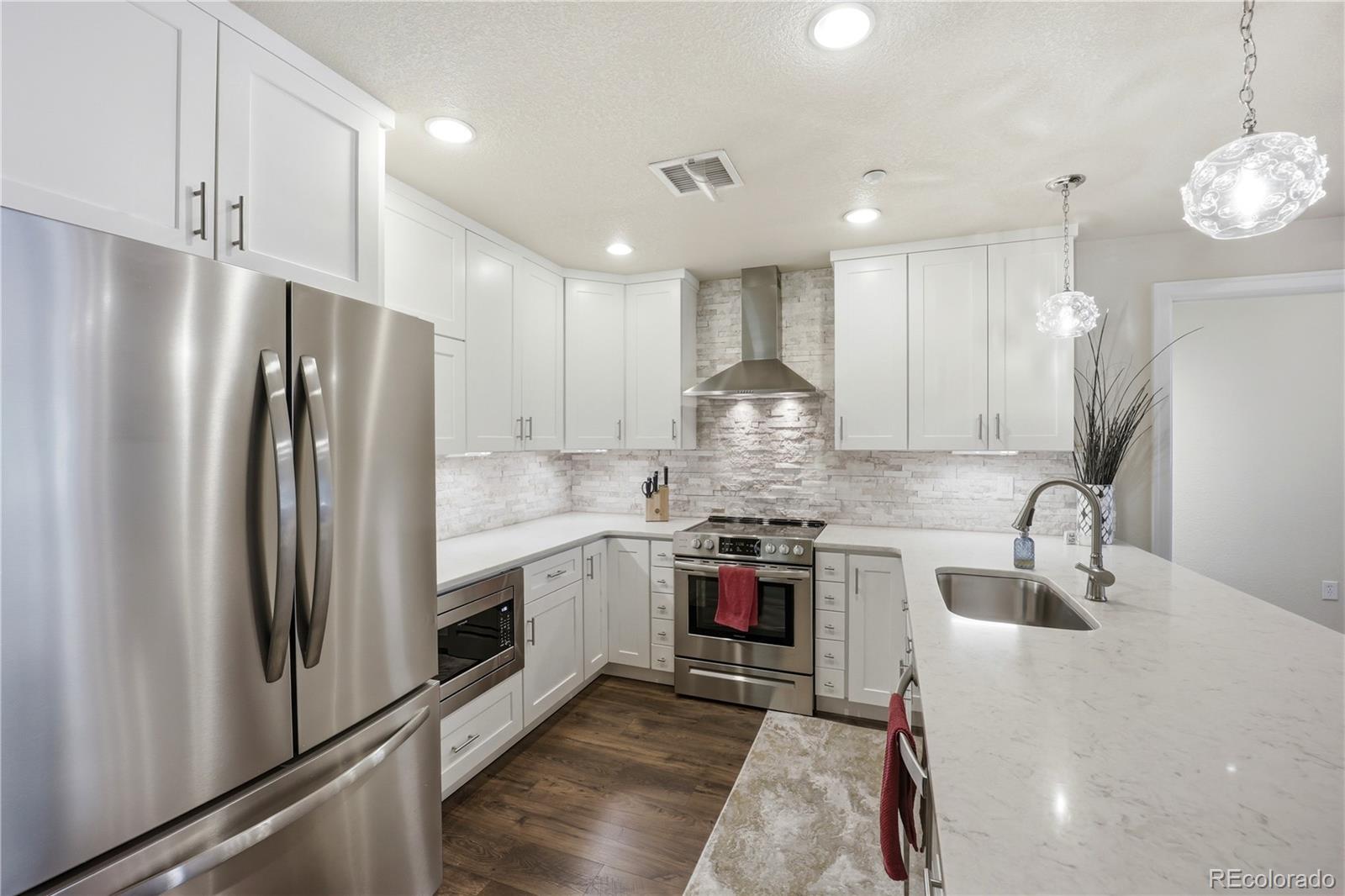 MLS Image #15 for 2200 s university boulevard,denver, Colorado