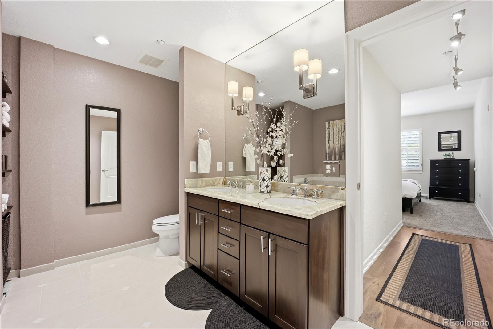 MLS Image #32 for 2200 s university boulevard,denver, Colorado