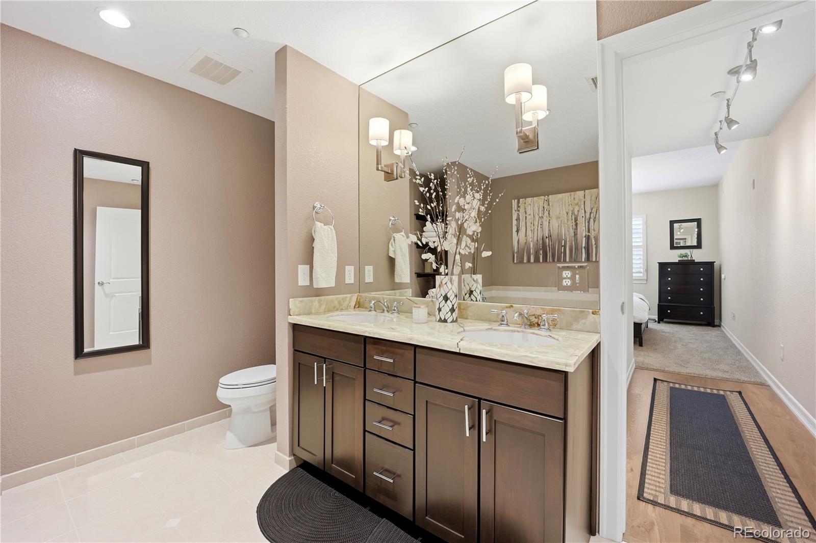 MLS Image #33 for 2200 s university boulevard,denver, Colorado