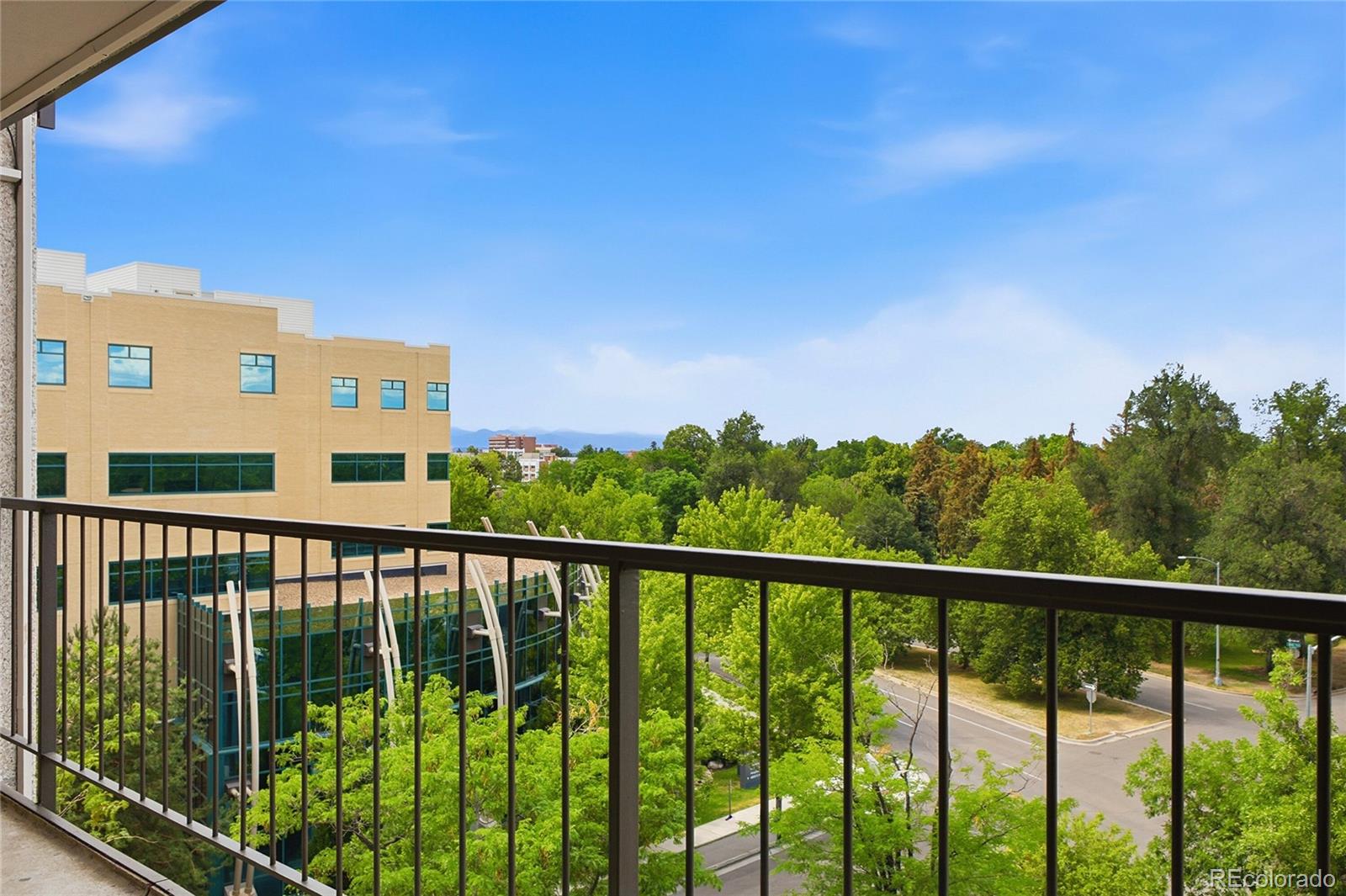 MLS Image #11 for 4800 e hale parkway,denver, Colorado