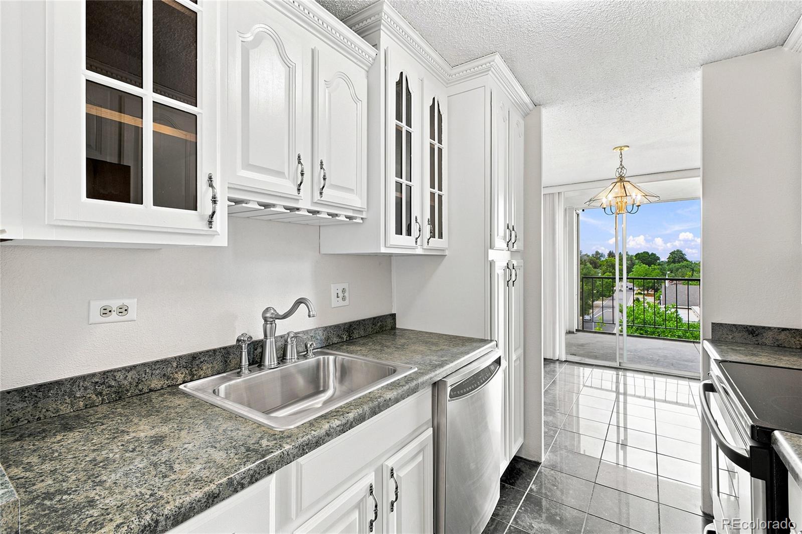 MLS Image #5 for 4800 e hale parkway,denver, Colorado