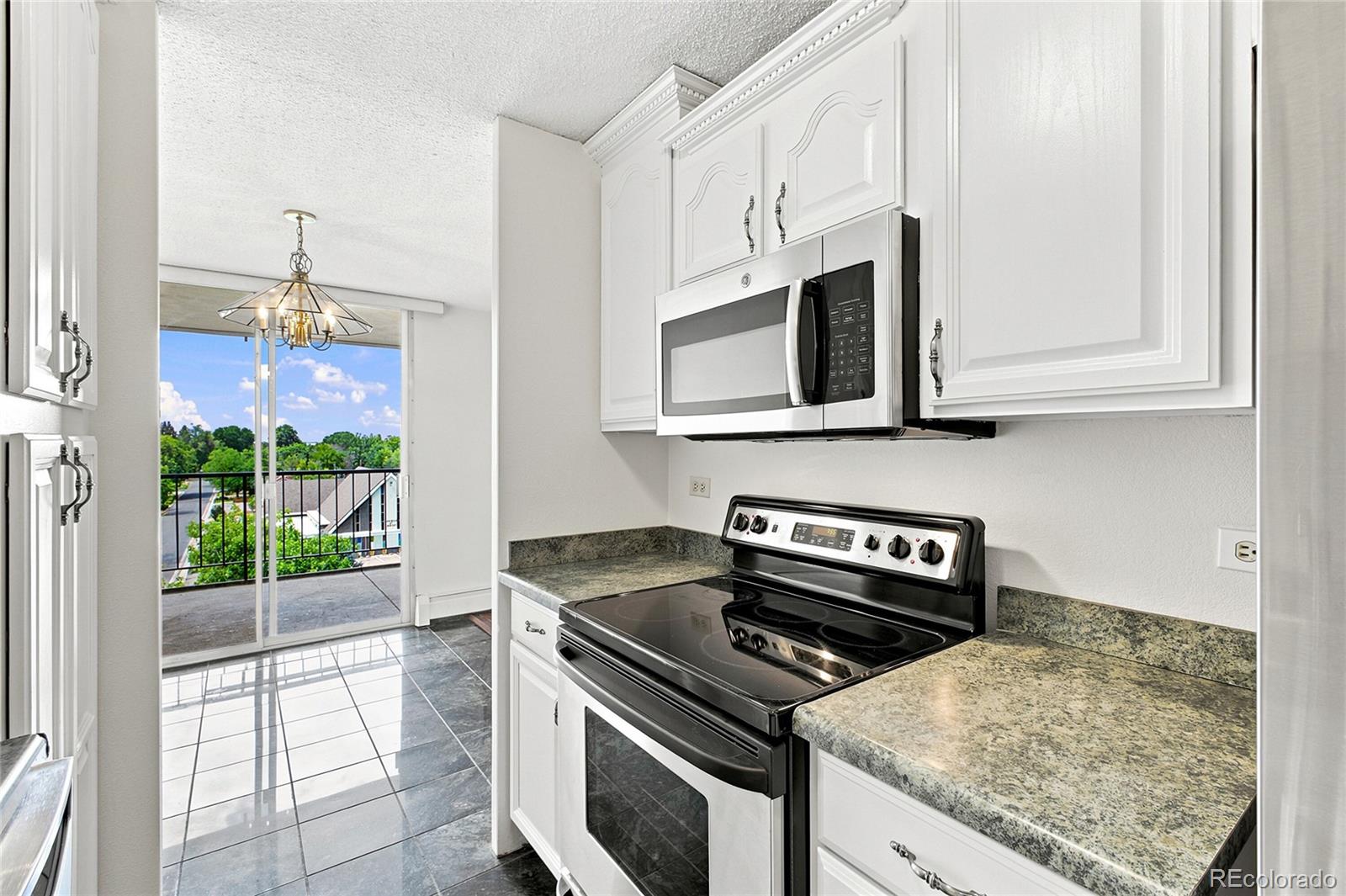 MLS Image #6 for 4800 e hale parkway,denver, Colorado