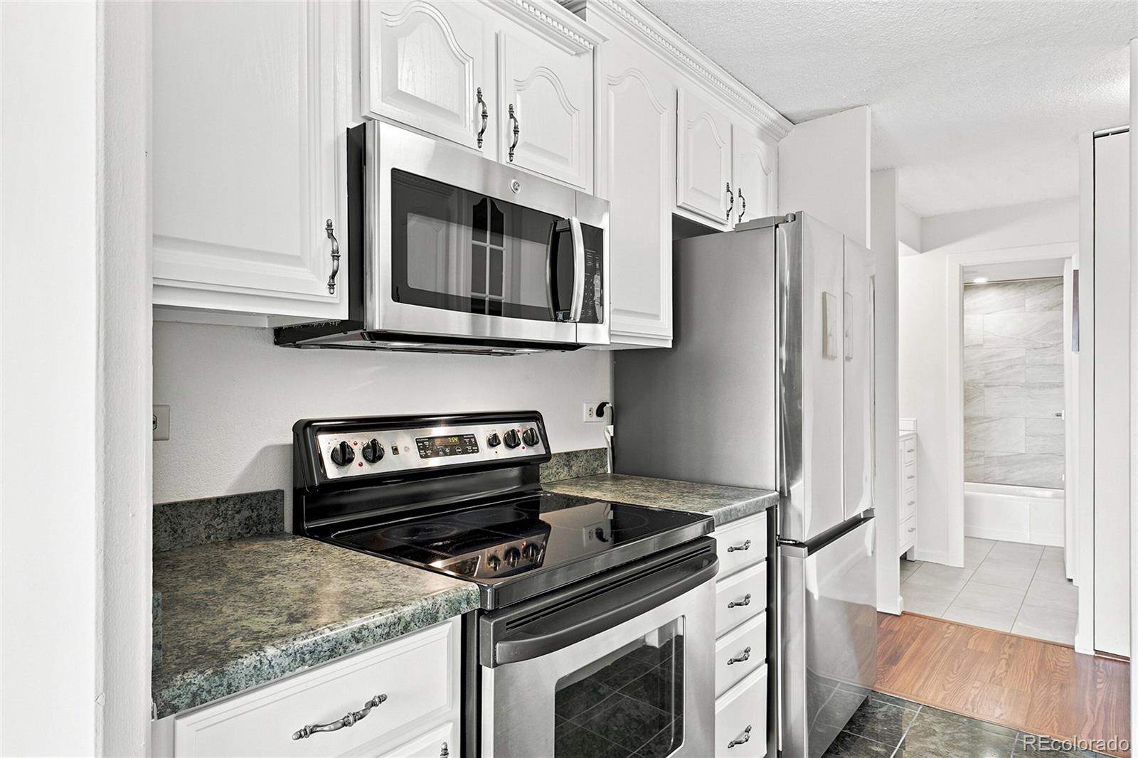 MLS Image #9 for 4800 e hale parkway,denver, Colorado
