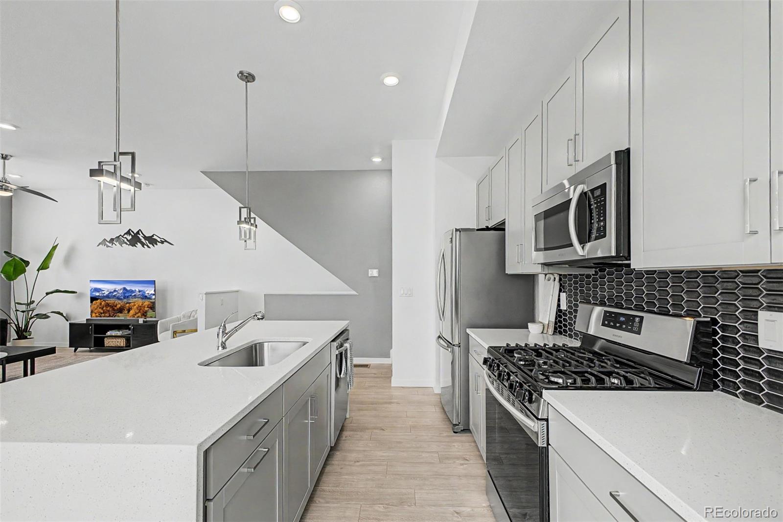 MLS Image #7 for 1661 w 67th circle,denver, Colorado