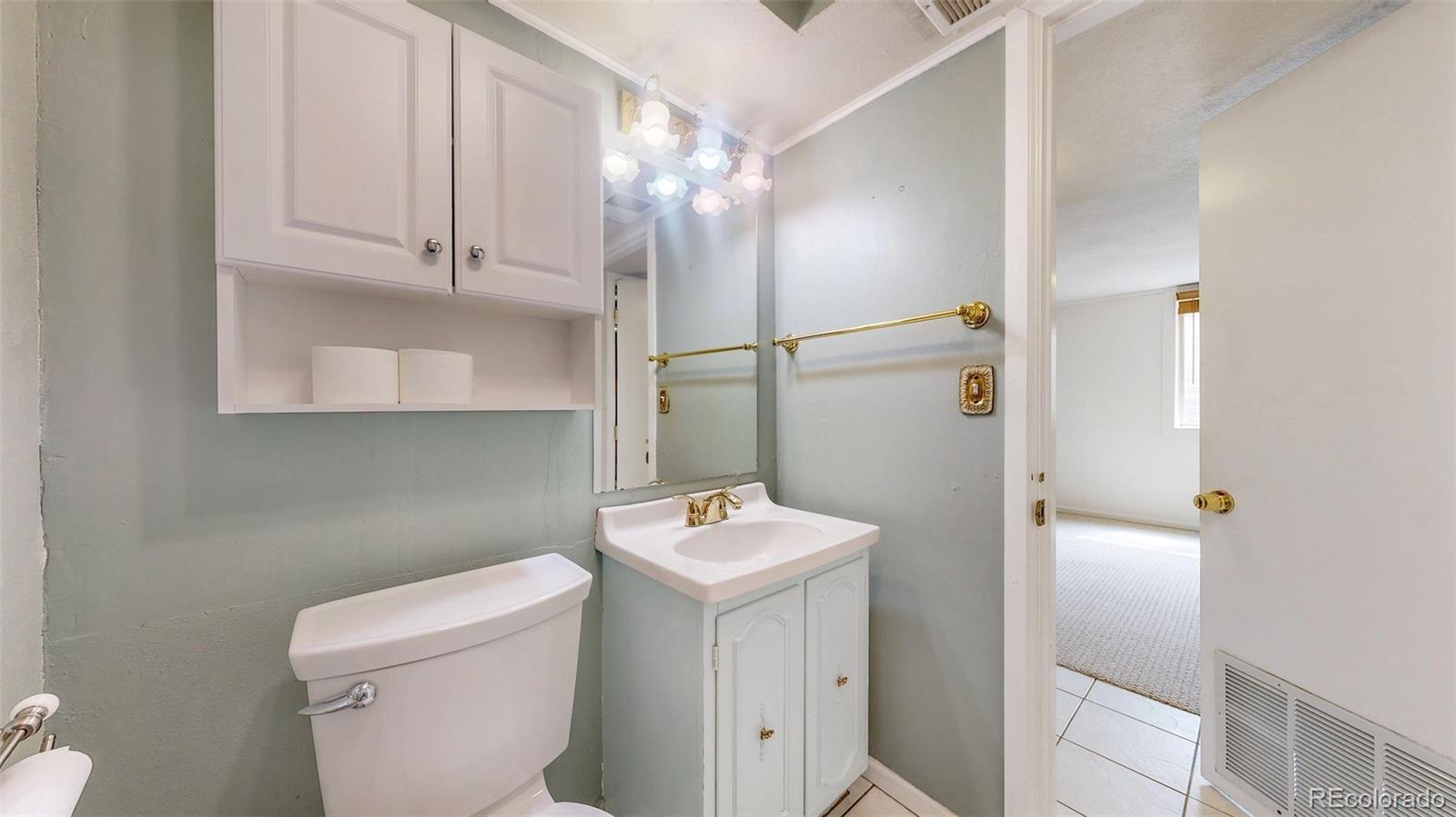MLS Image #16 for 6403 e bethany place,denver, Colorado