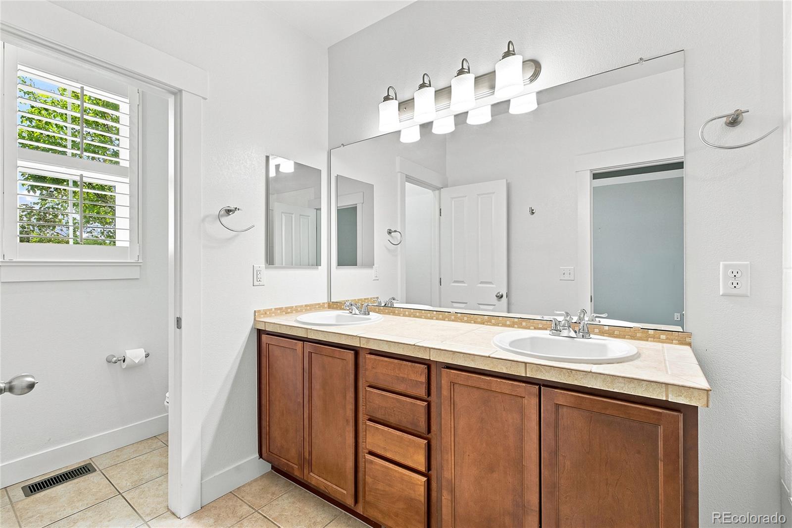 MLS Image #19 for 10065  martin luther king boulevard,denver, Colorado