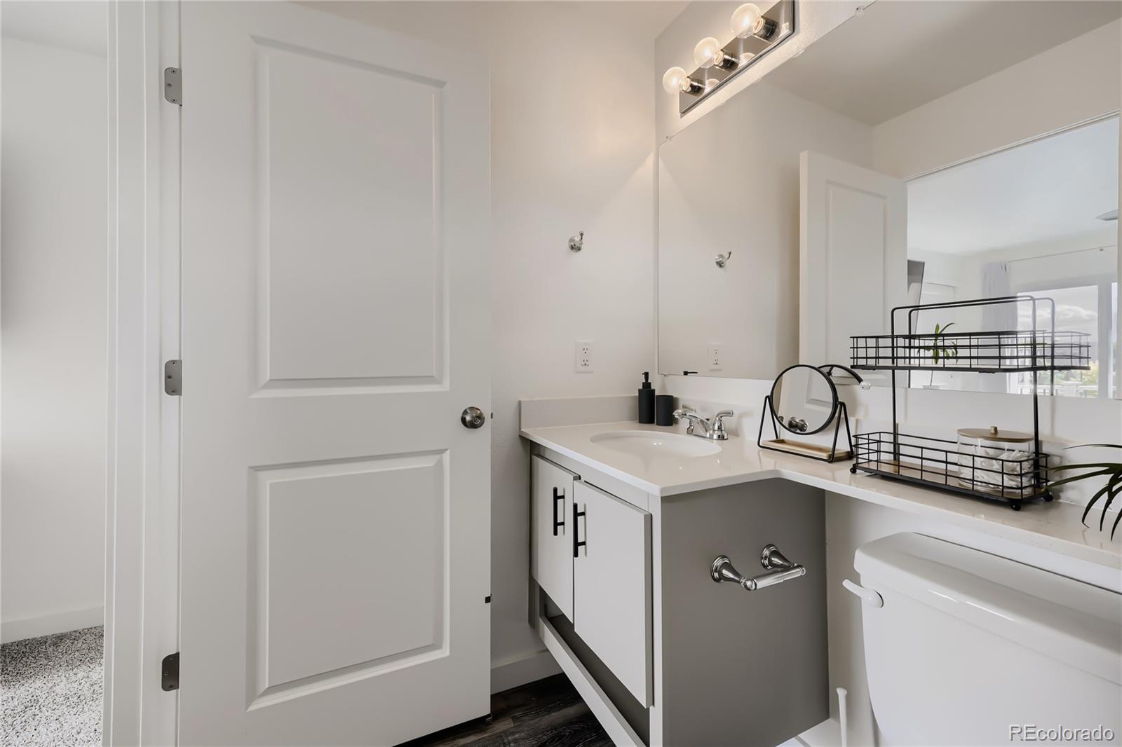 MLS Image #19 for 18288 e 49th place,denver, Colorado
