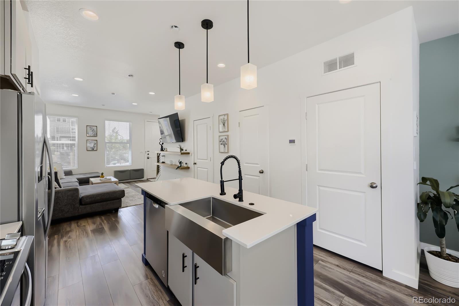 MLS Image #6 for 18288 e 49th place,denver, Colorado