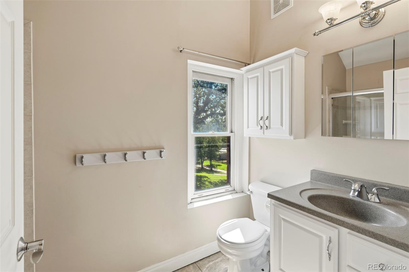 MLS Image #14 for 3233  osage street 2a,denver, Colorado