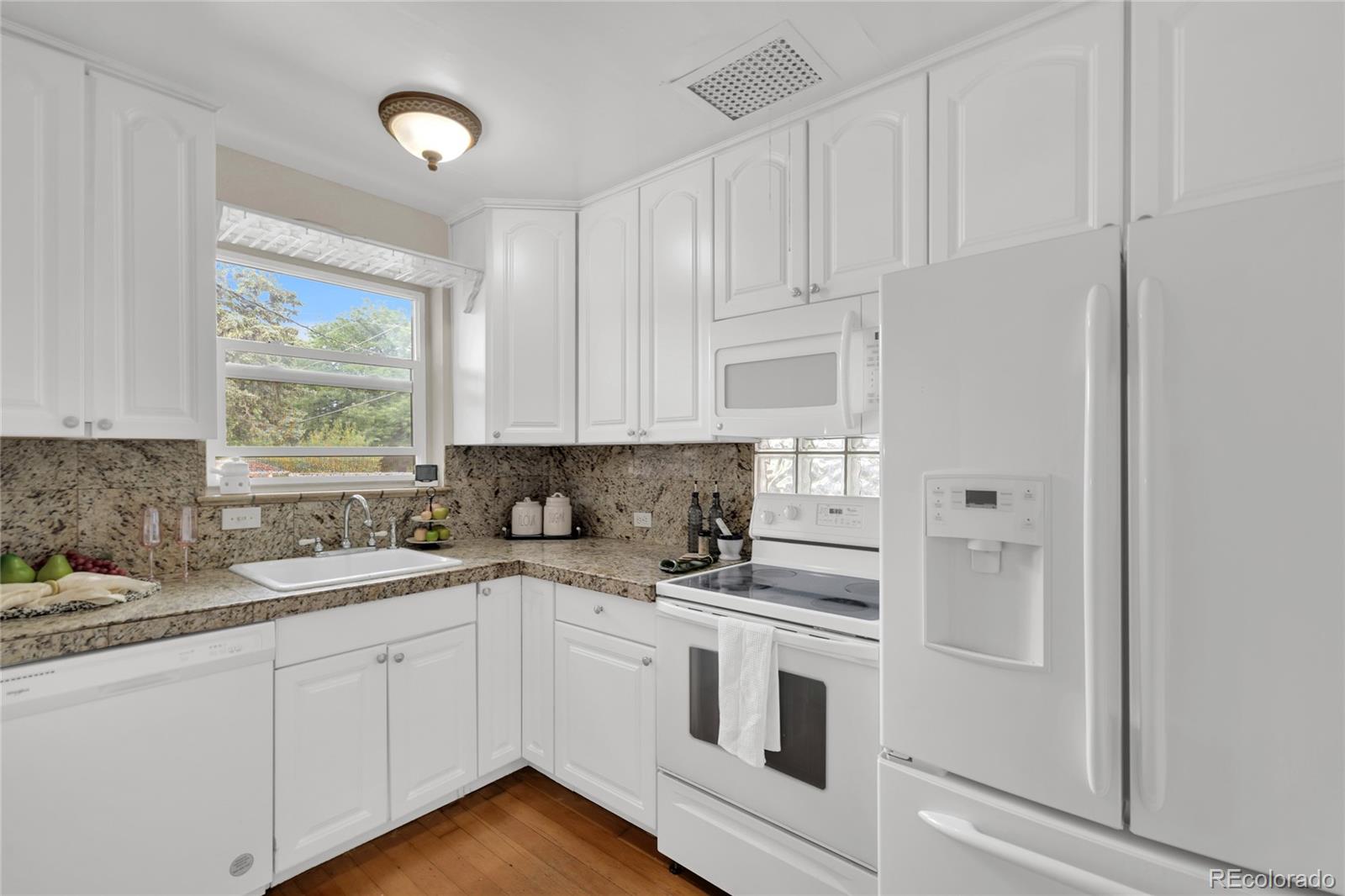 MLS Image #11 for 1295  holly street,denver, Colorado