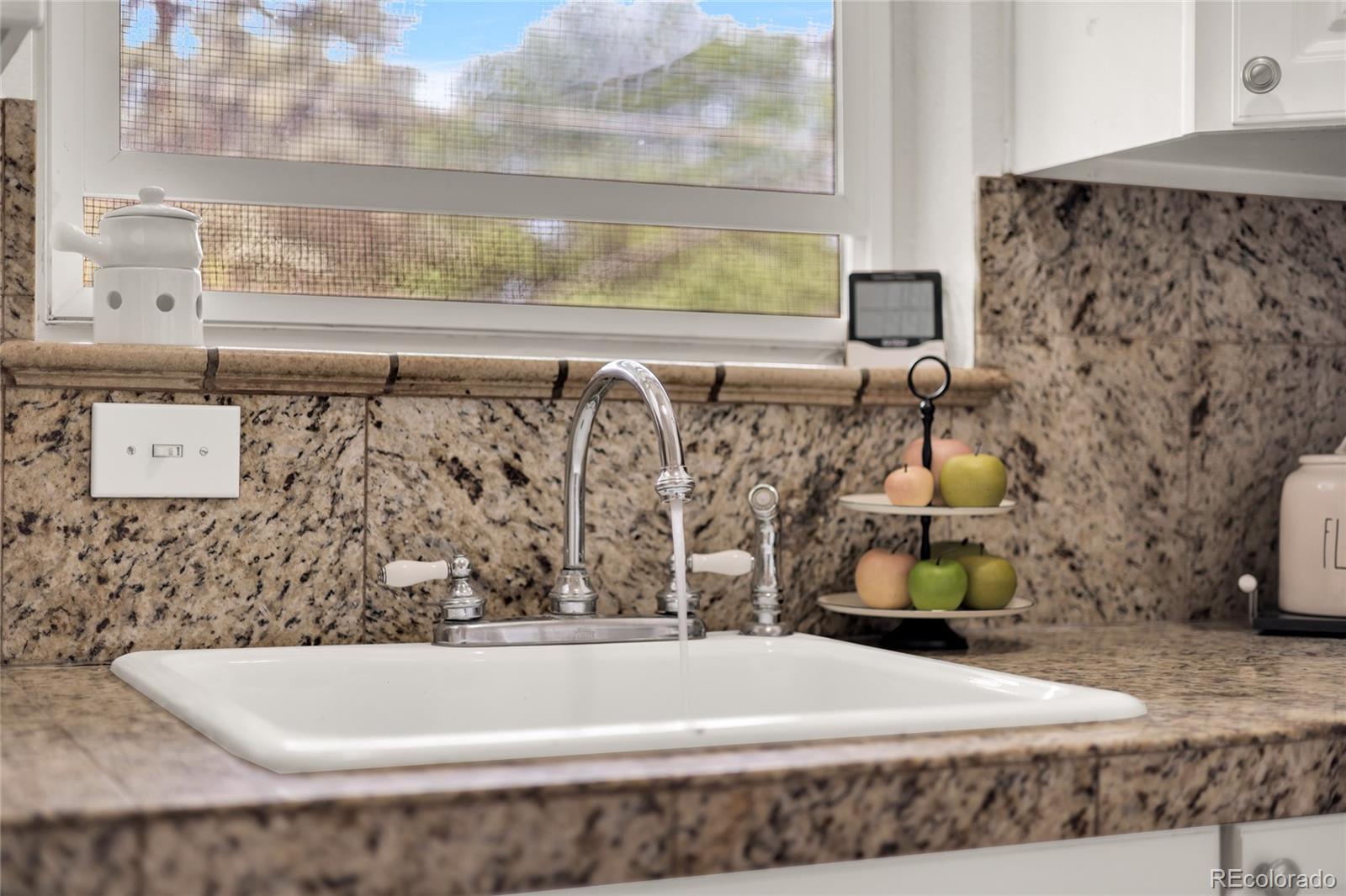 MLS Image #12 for 1295  holly street,denver, Colorado