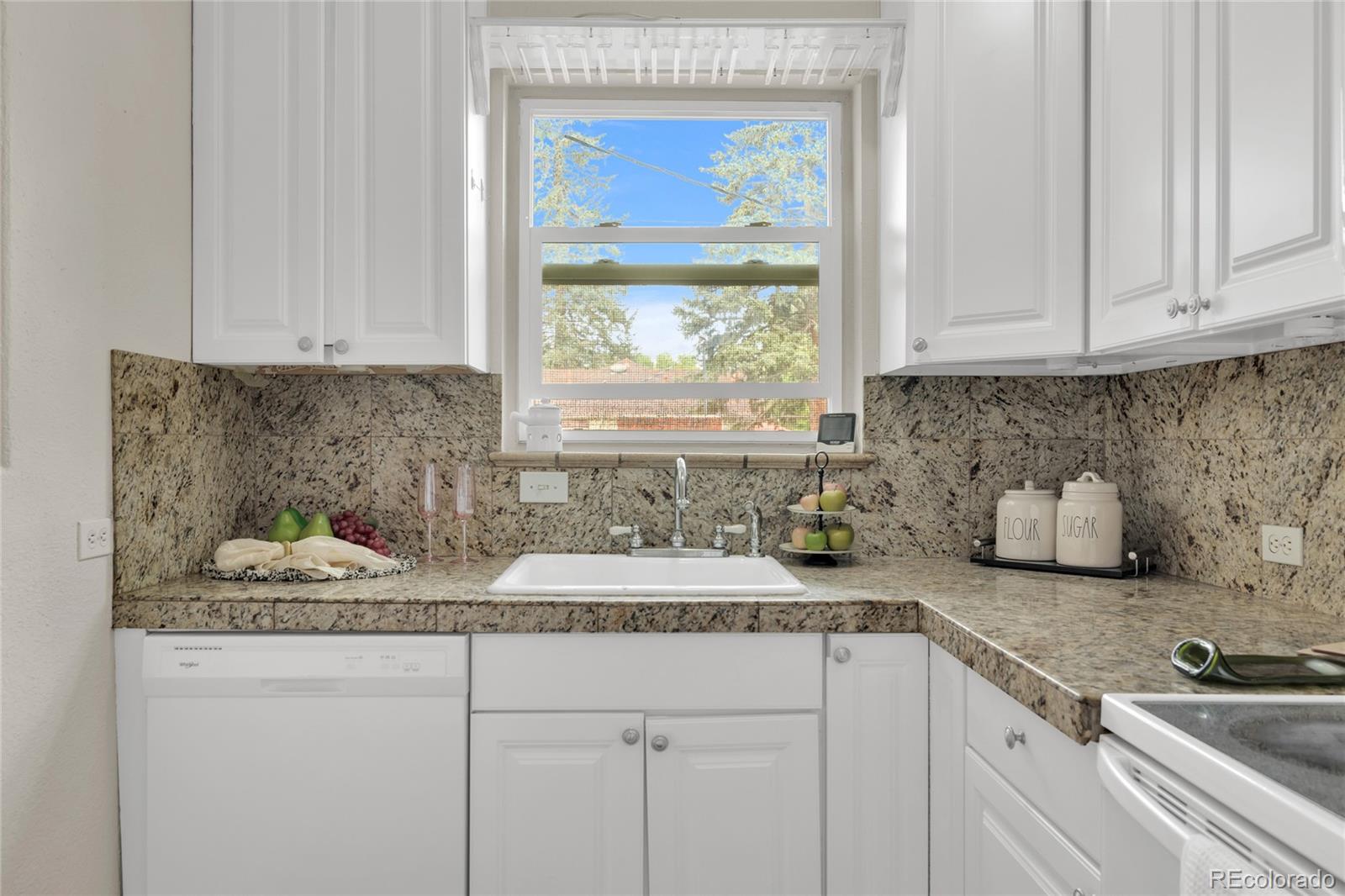 MLS Image #13 for 1295  holly street,denver, Colorado