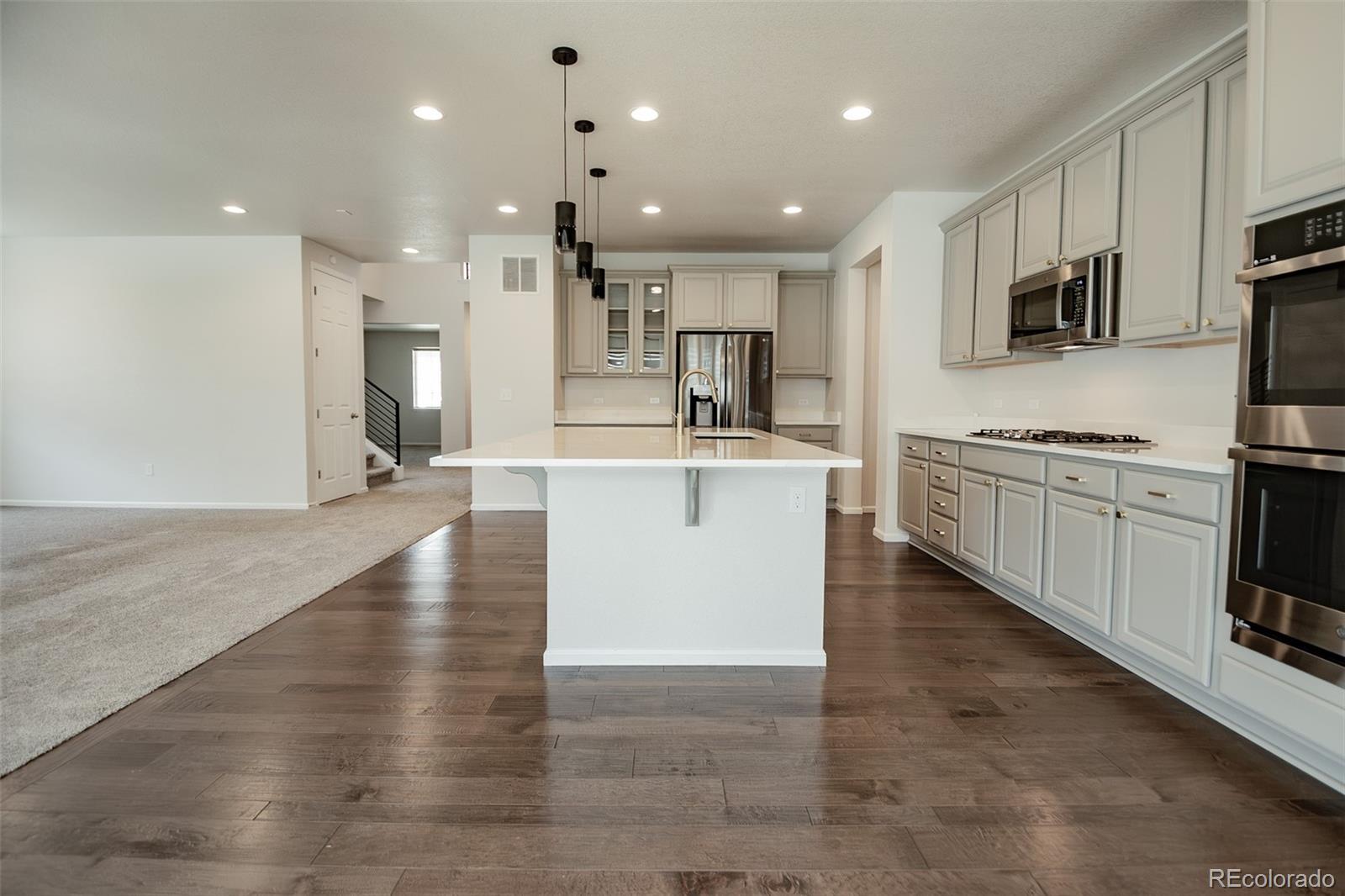 MLS Image #11 for 3950  eaton park street,aurora, Colorado