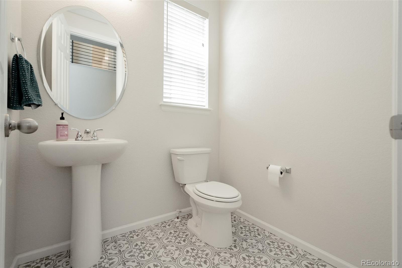 MLS Image #4 for 3950  eaton park street,aurora, Colorado
