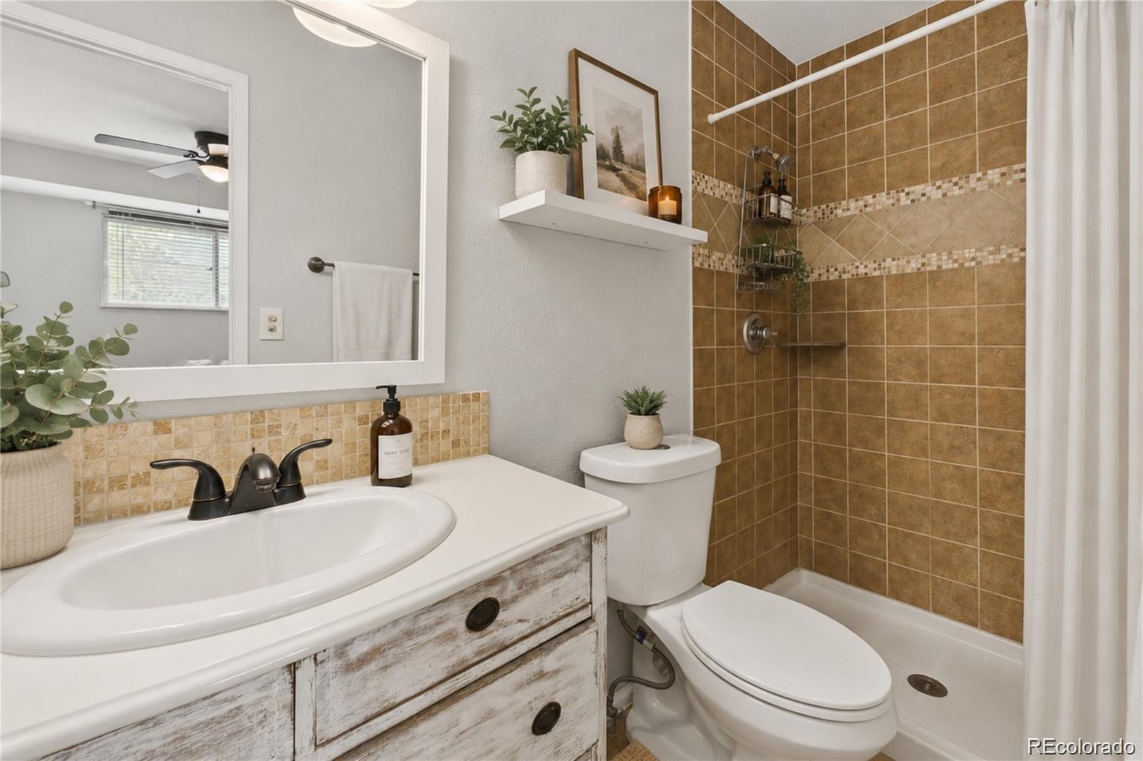 MLS Image #3 for 3816 s yosemite street,denver, Colorado