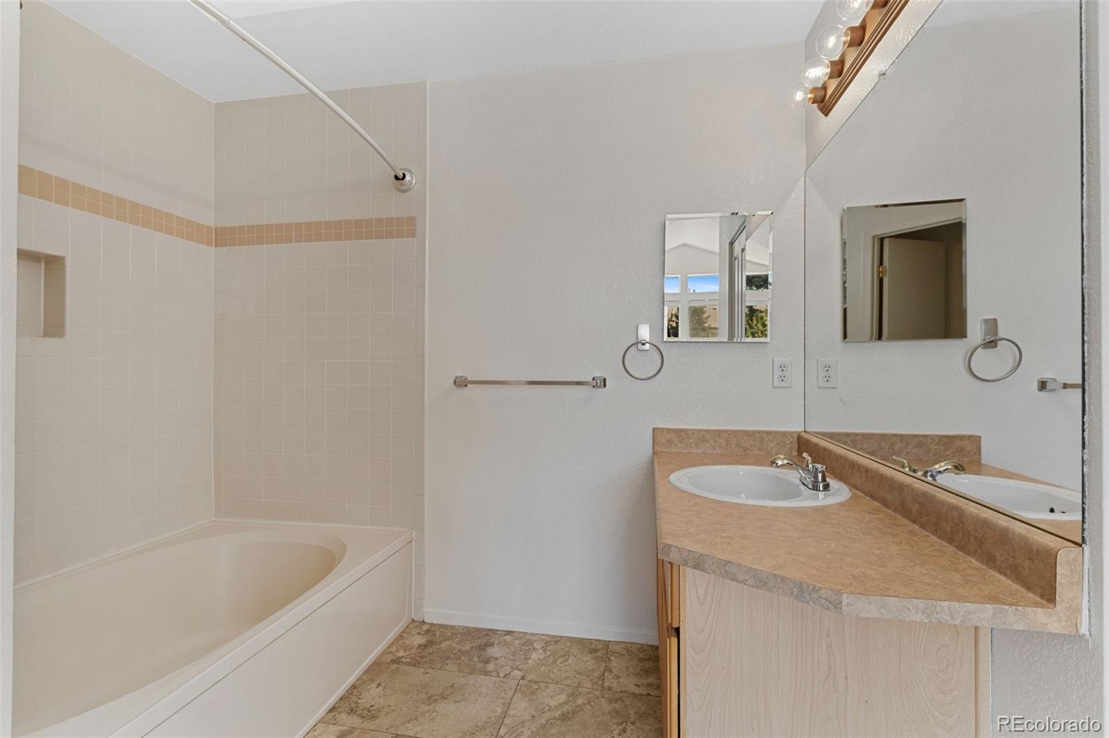 MLS Image #11 for 6001 s yosemite street,greenwood village, Colorado