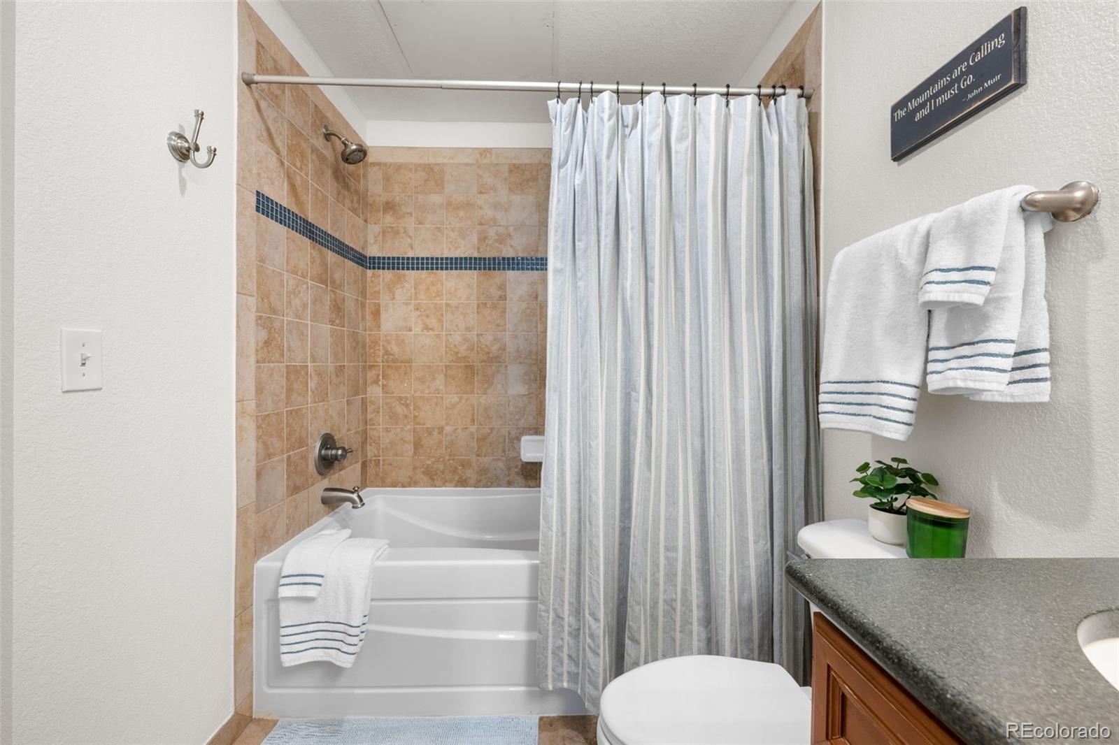 MLS Image #19 for 2200 s university boulevard,denver, Colorado