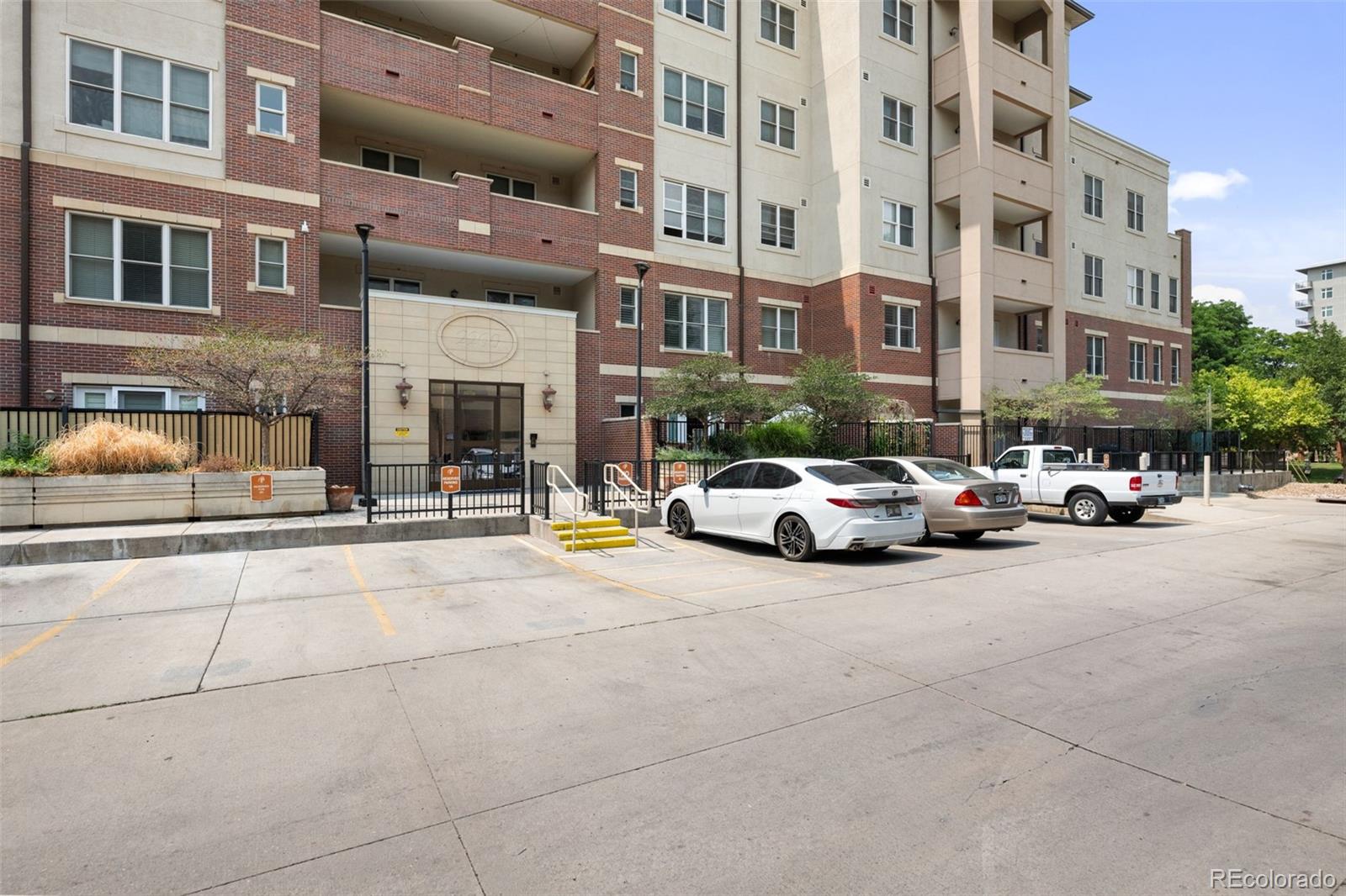 MLS Image #24 for 2200 s university boulevard,denver, Colorado