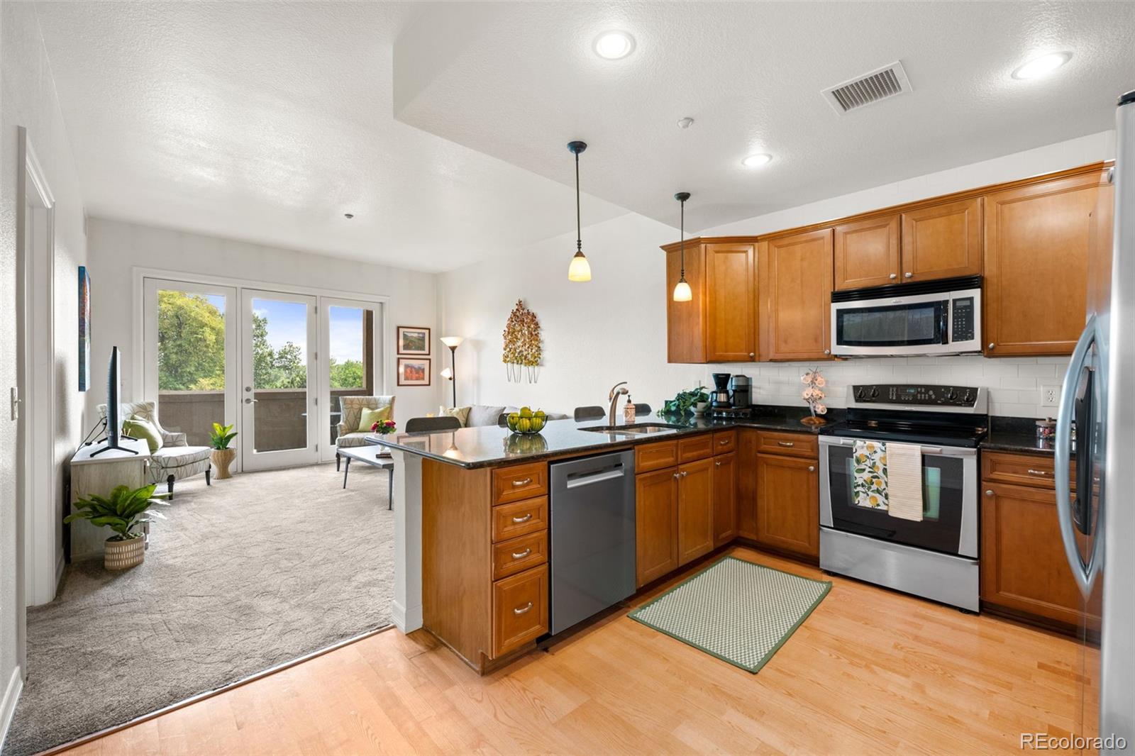 MLS Image #4 for 2200 s university boulevard,denver, Colorado