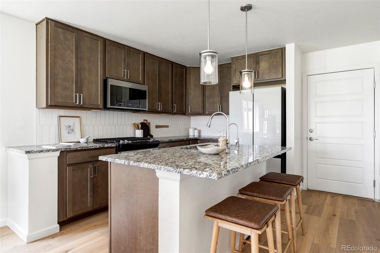 MLS Image #11 for 6317  hanover street,denver, Colorado