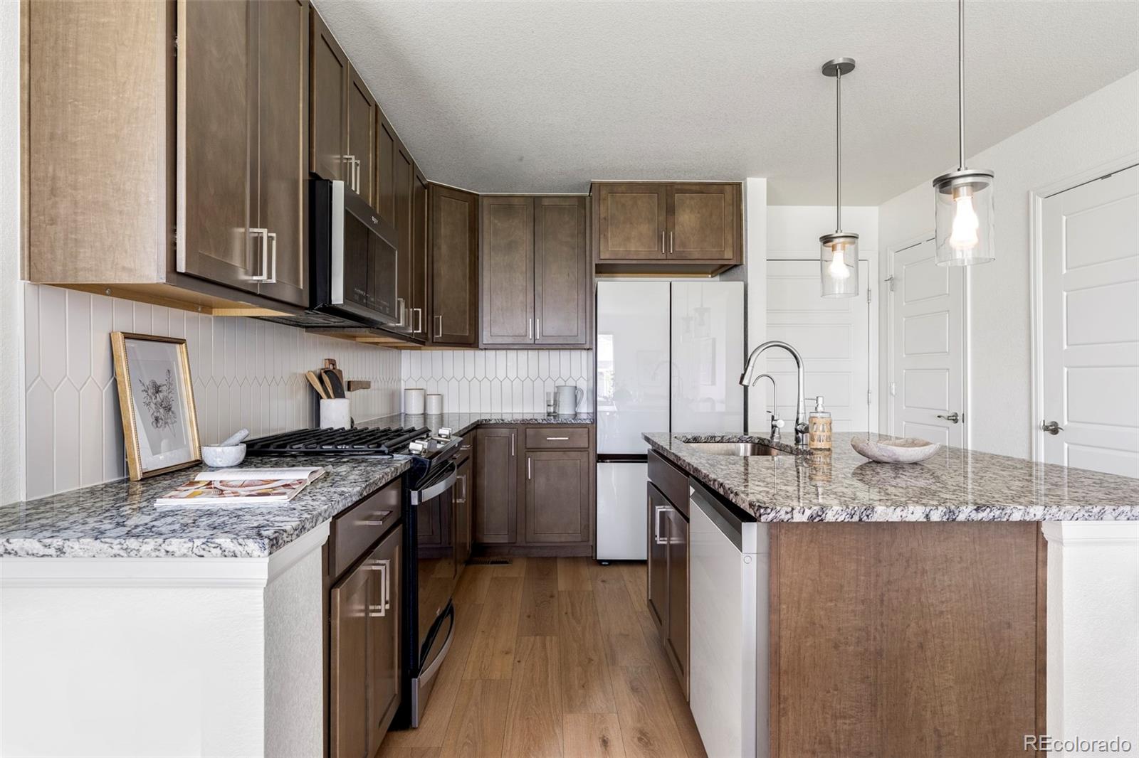 MLS Image #13 for 6317  hanover street,denver, Colorado