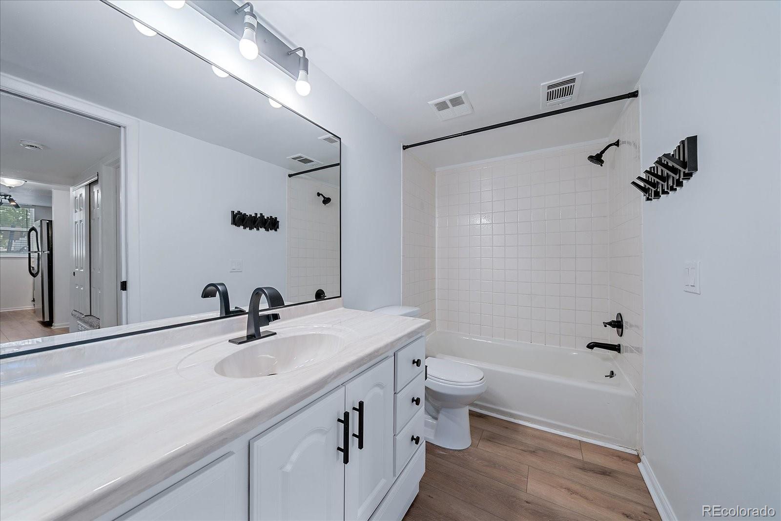 MLS Image #16 for 9727 e peakview avenue,englewood, Colorado