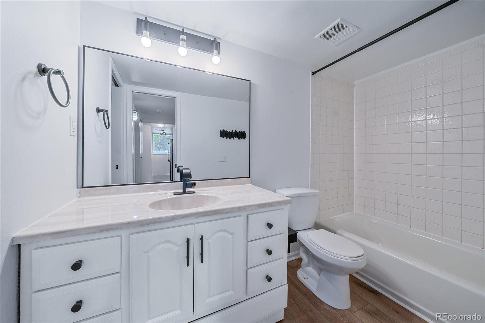 MLS Image #17 for 9727 e peakview avenue,englewood, Colorado