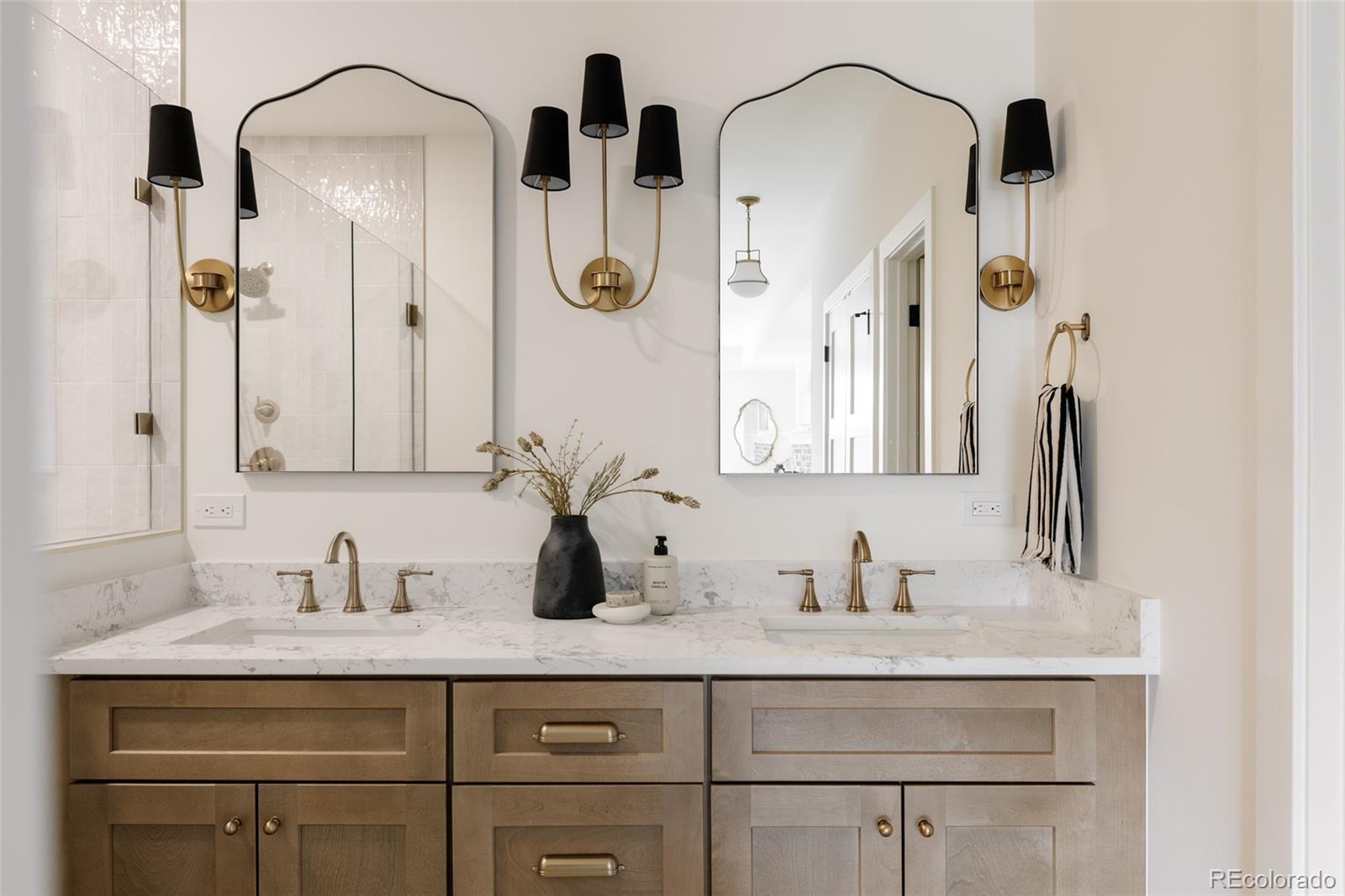 MLS Image #15 for 2800 s university boulevard,denver, Colorado