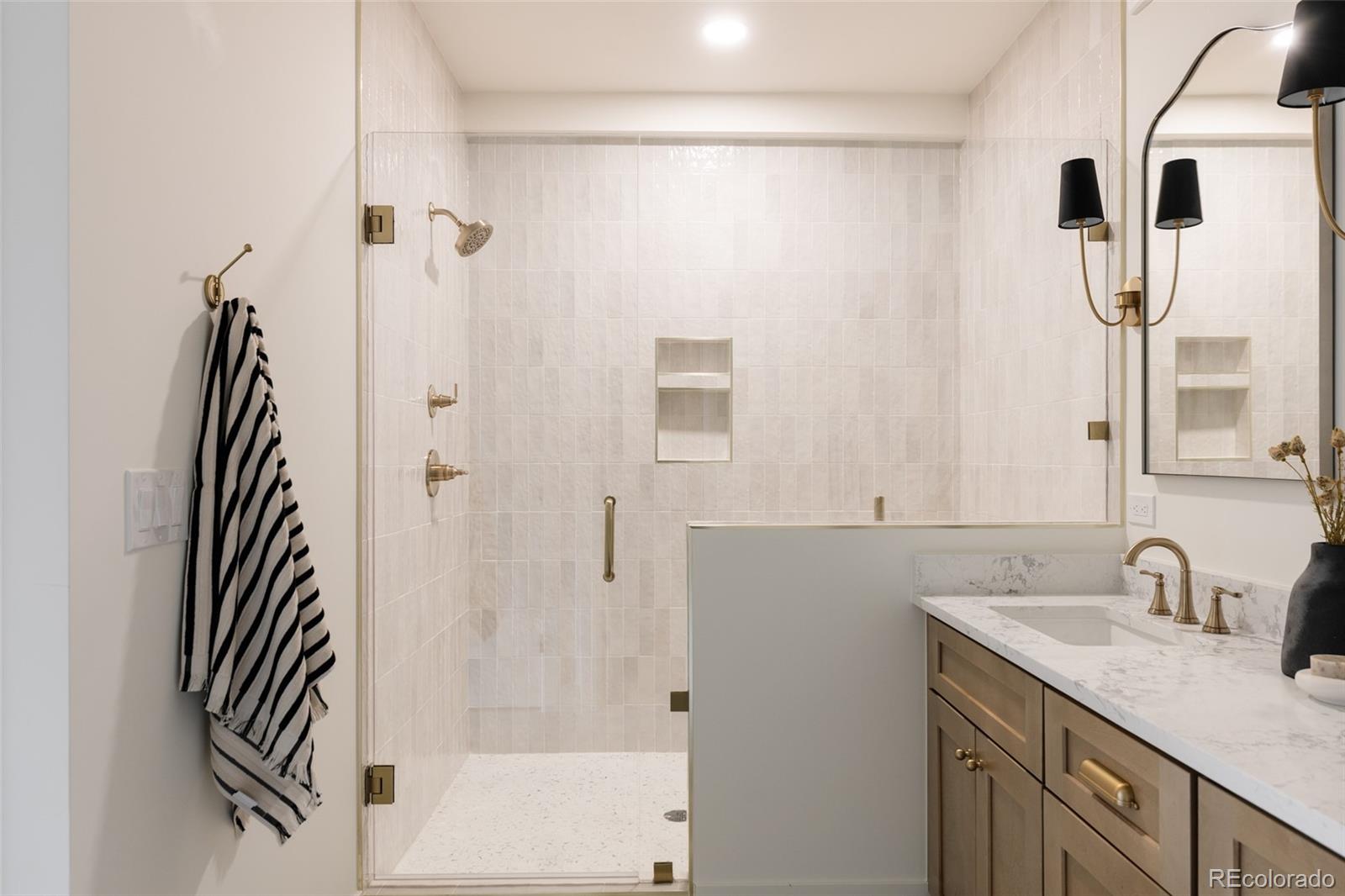 MLS Image #16 for 2800 s university boulevard,denver, Colorado