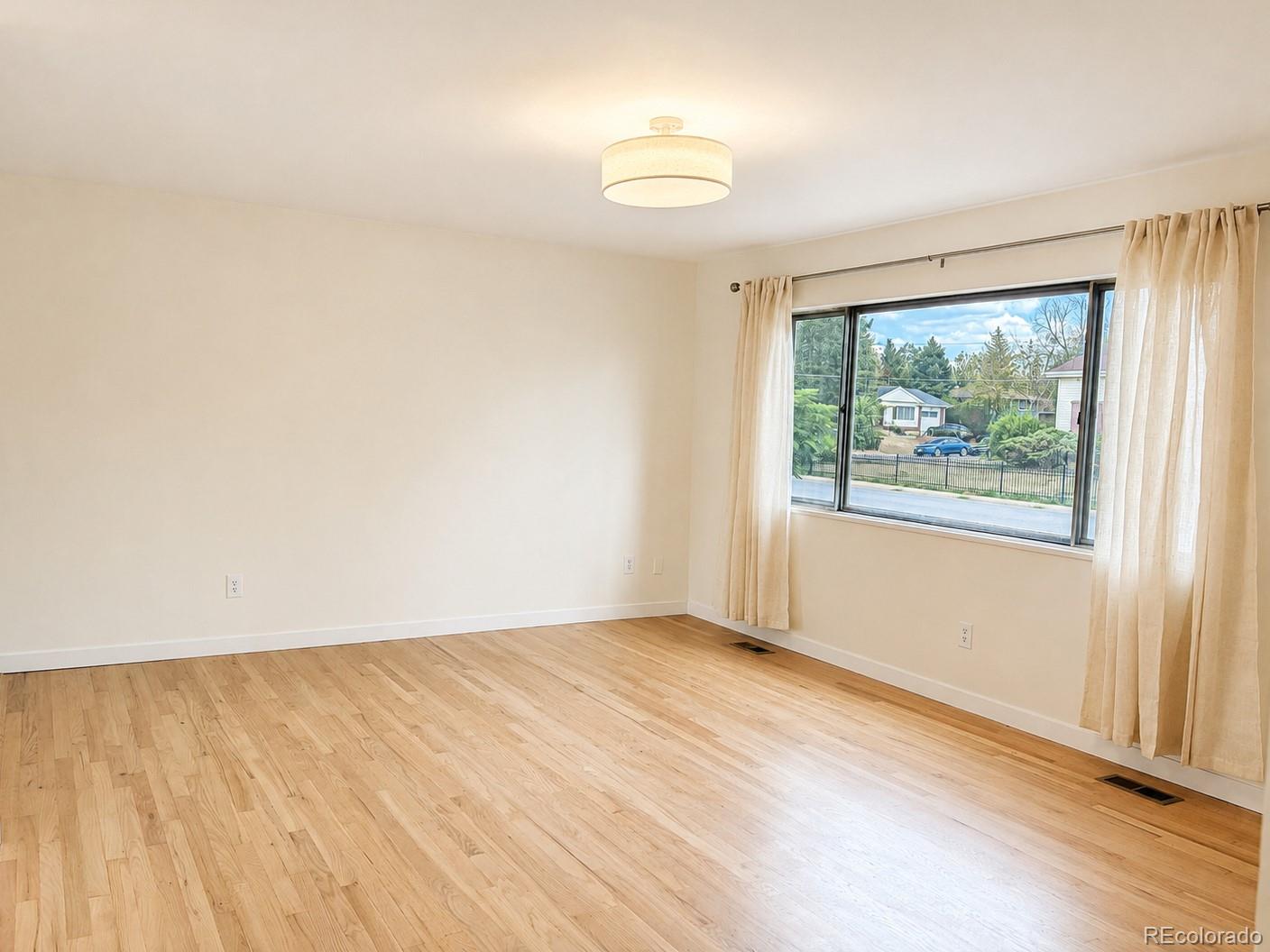 MLS Image #3 for 14563 e 11th avenue,aurora, Colorado