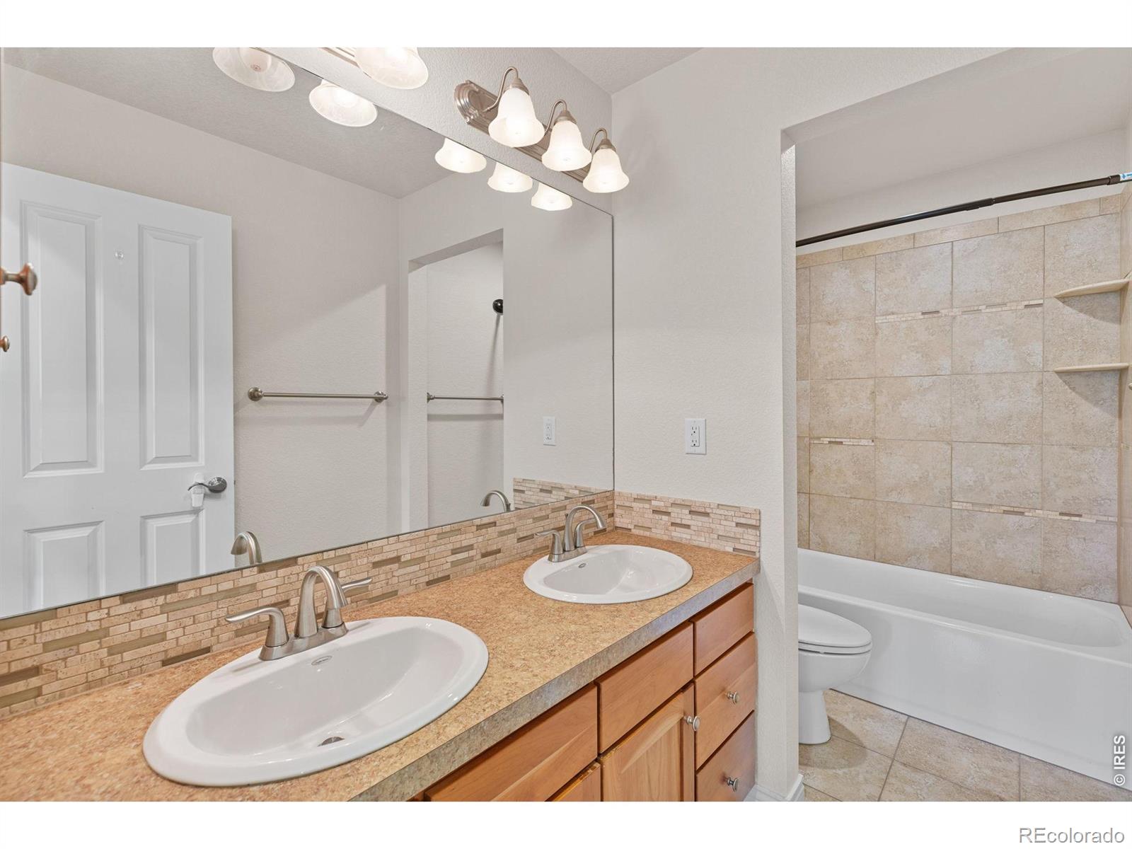 MLS Image #33 for 413  raymond court,lyons, Colorado