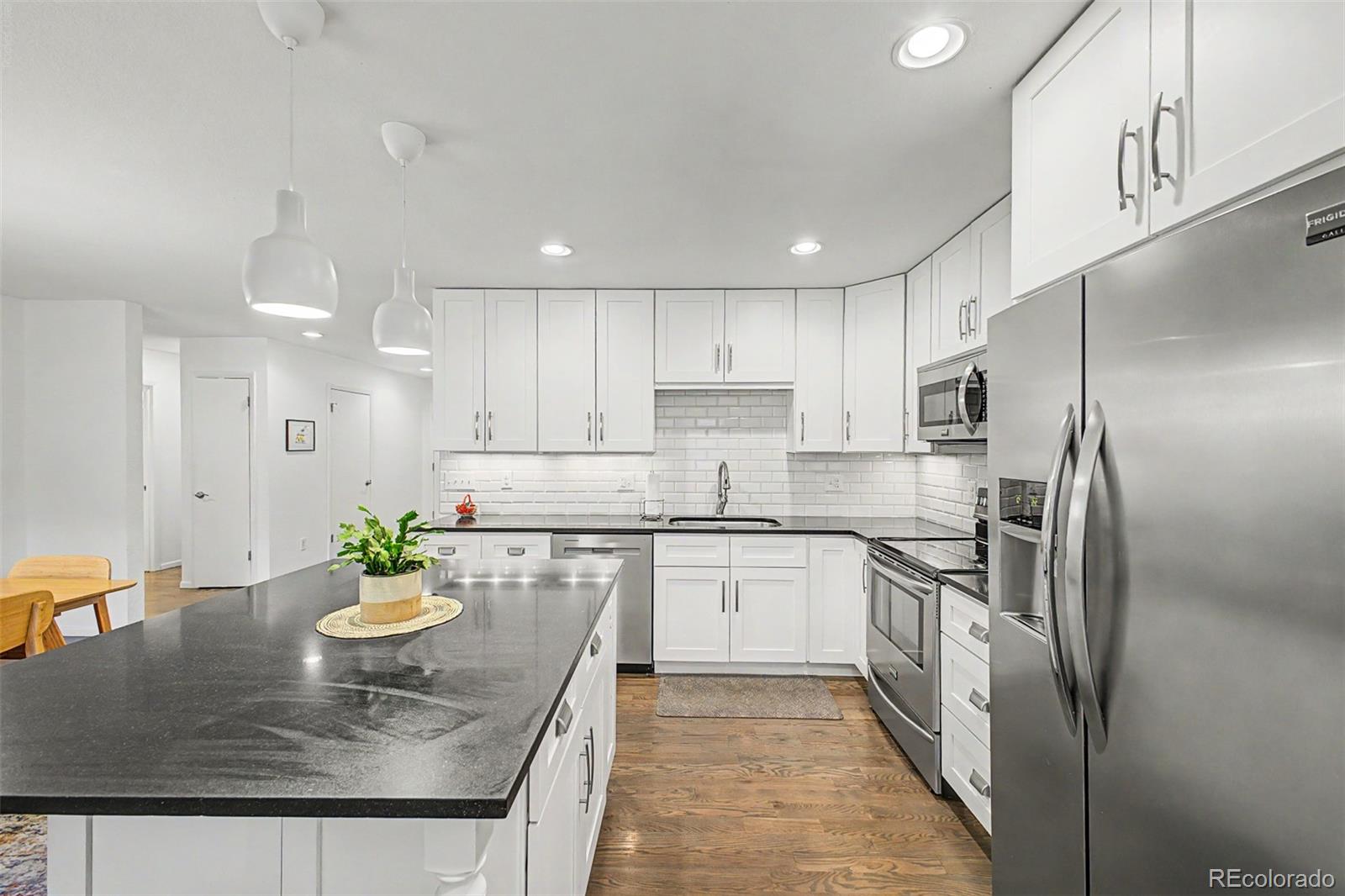 MLS Image #11 for 2105  lewis street,denver, Colorado