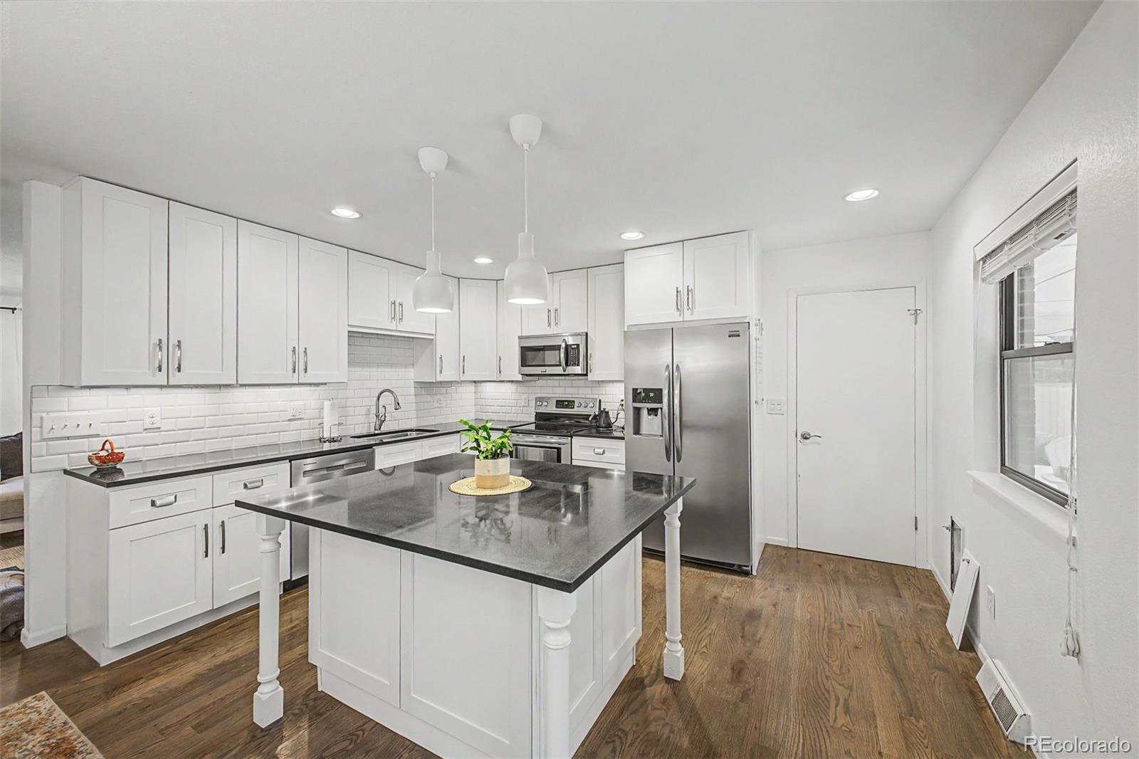 MLS Image #12 for 2105  lewis street,denver, Colorado