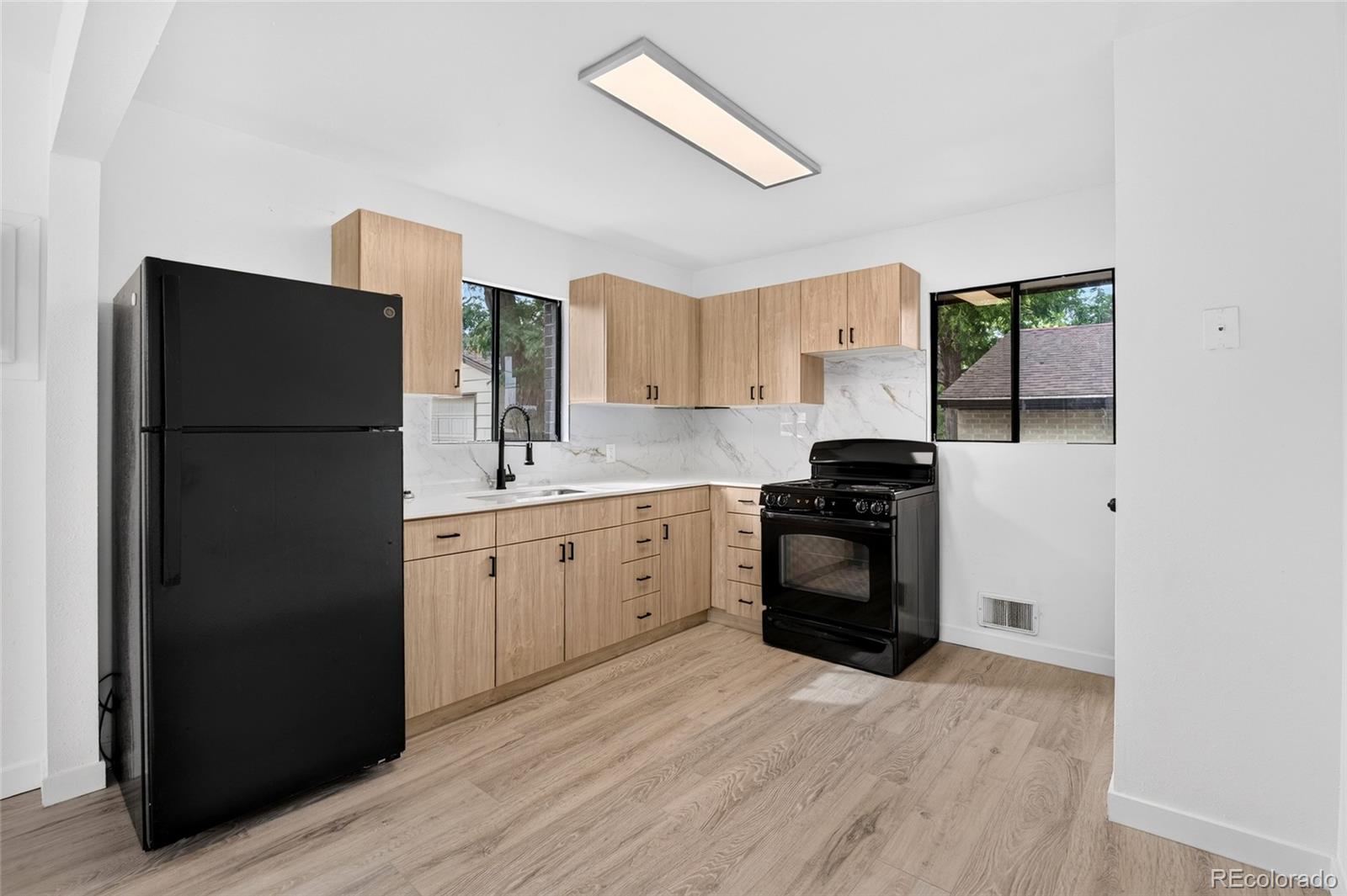 MLS Image #3 for 1343  lipan drive,denver, Colorado