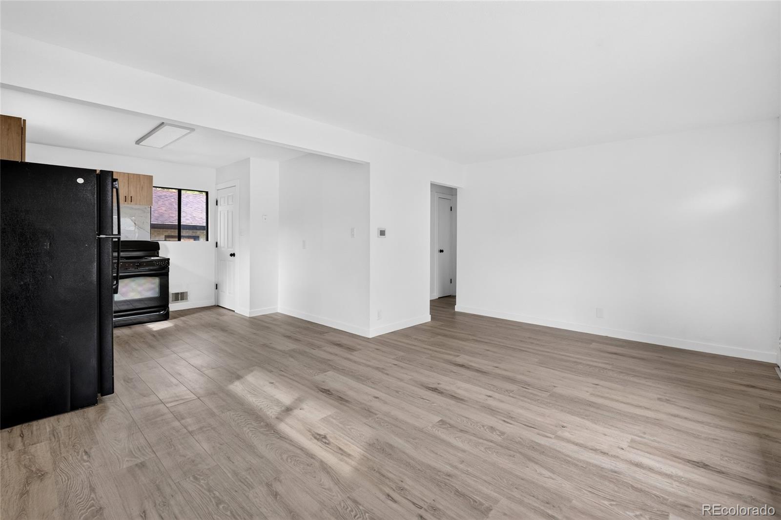 MLS Image #6 for 1343  lipan drive,denver, Colorado