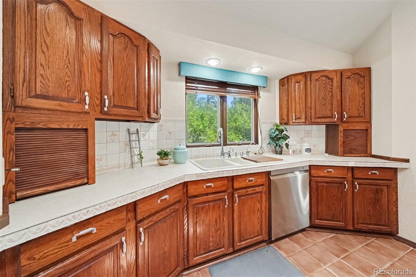 MLS Image #9 for 11480  valle verde drive,colorado springs, Colorado